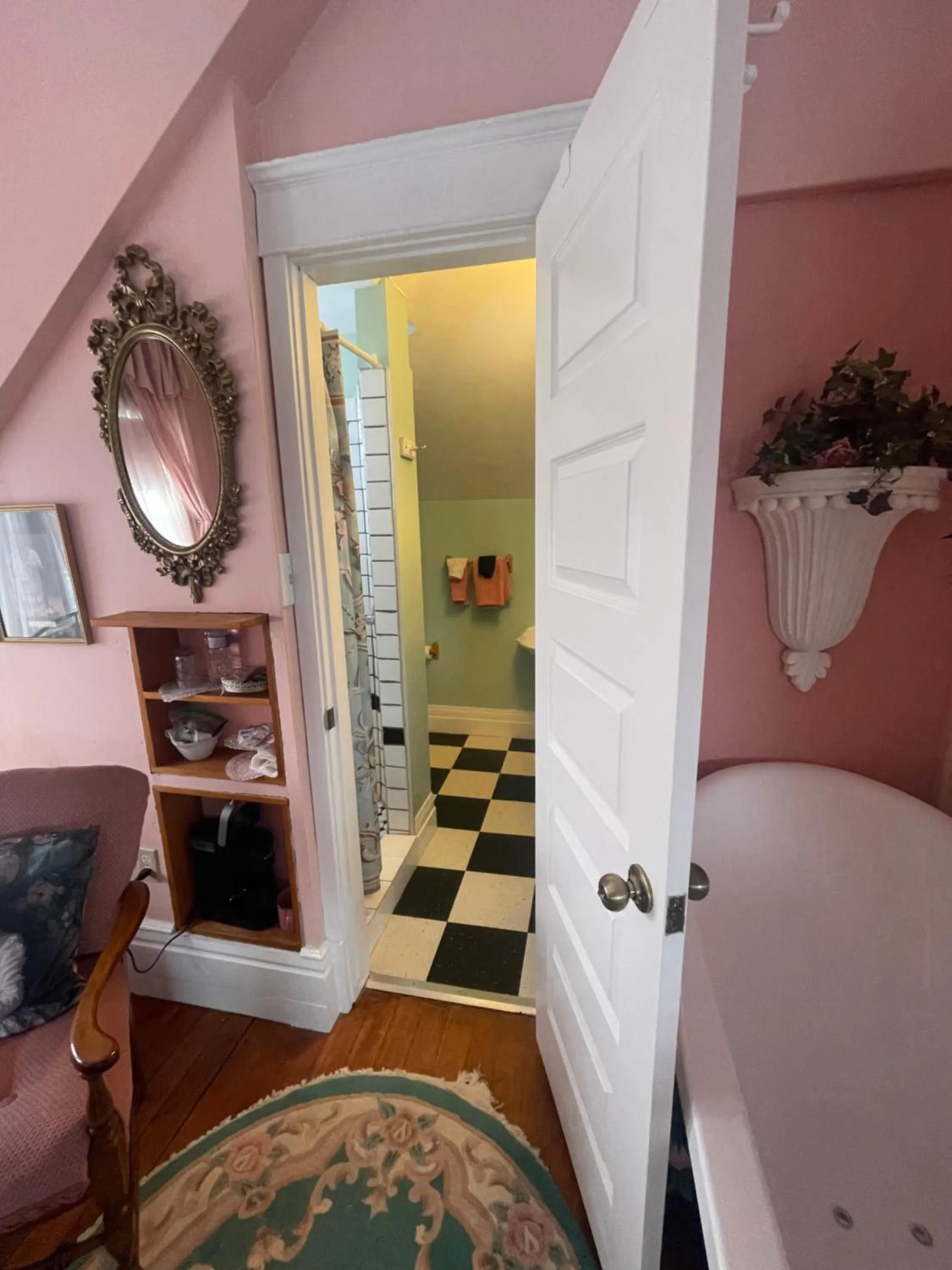 Bed in Wakamow Heights Bed and Breakfast