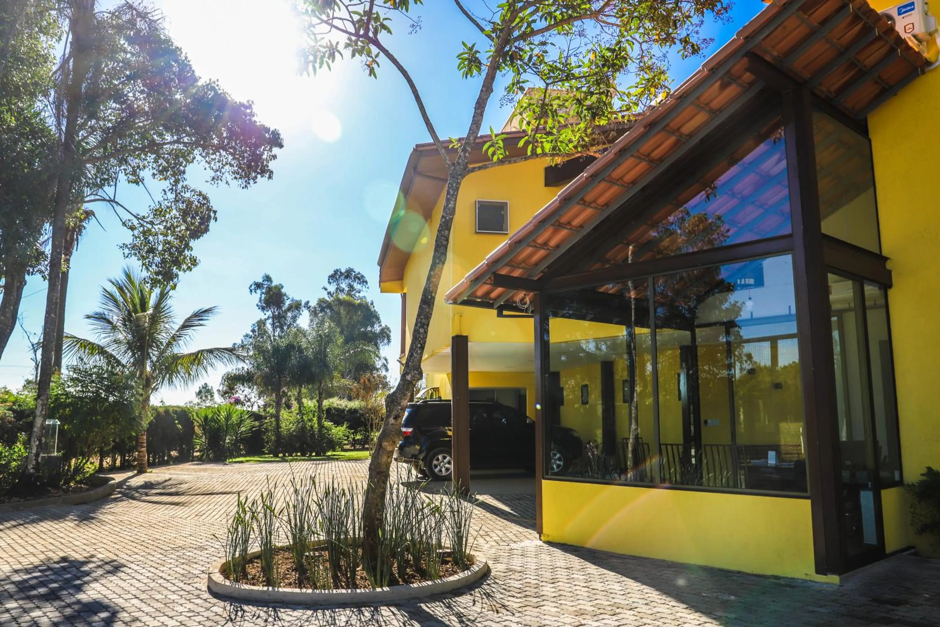 Property building in Pousada Cateto - Zona Rural