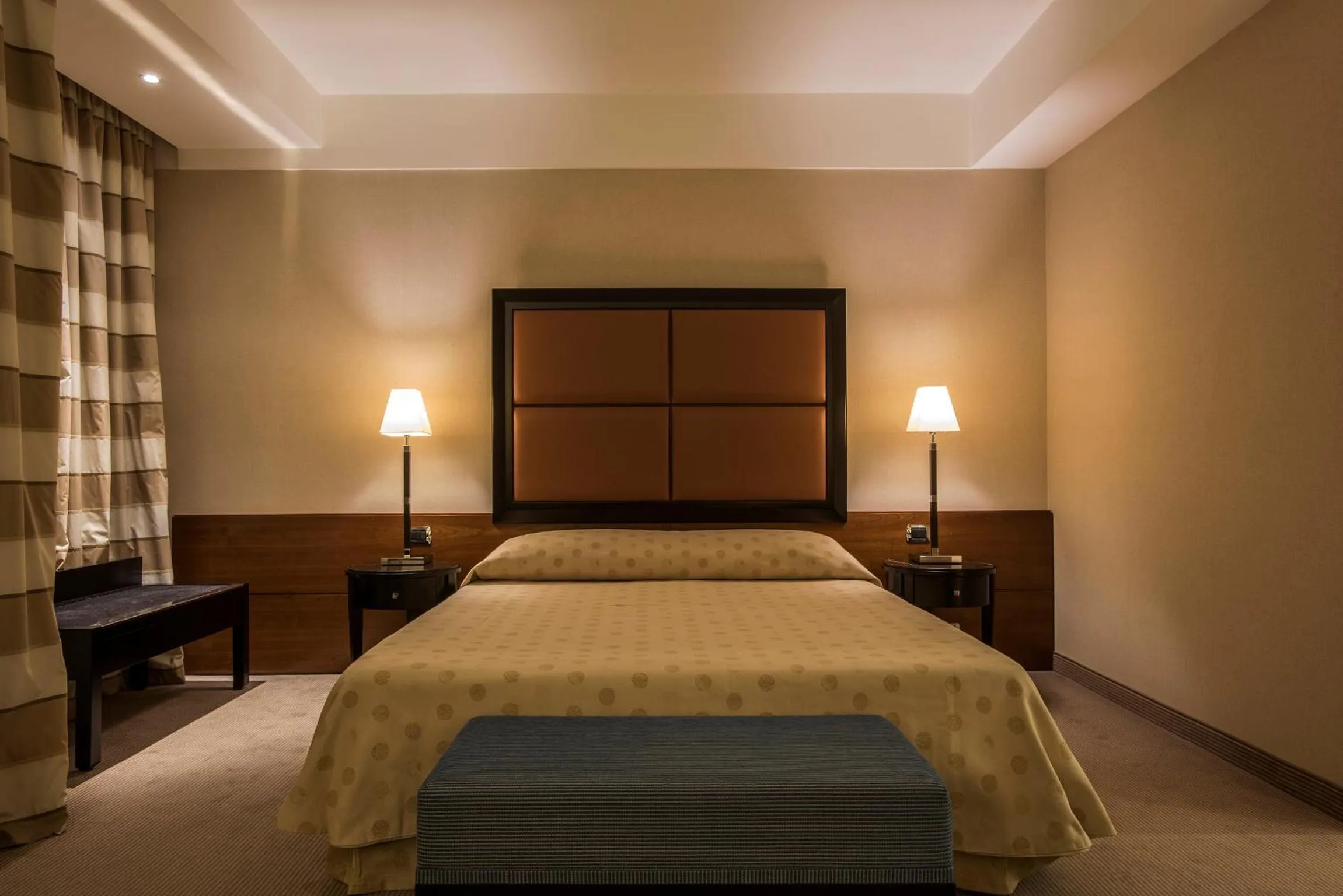 Photo of the whole room, Bed in Ergife Palace Hotel