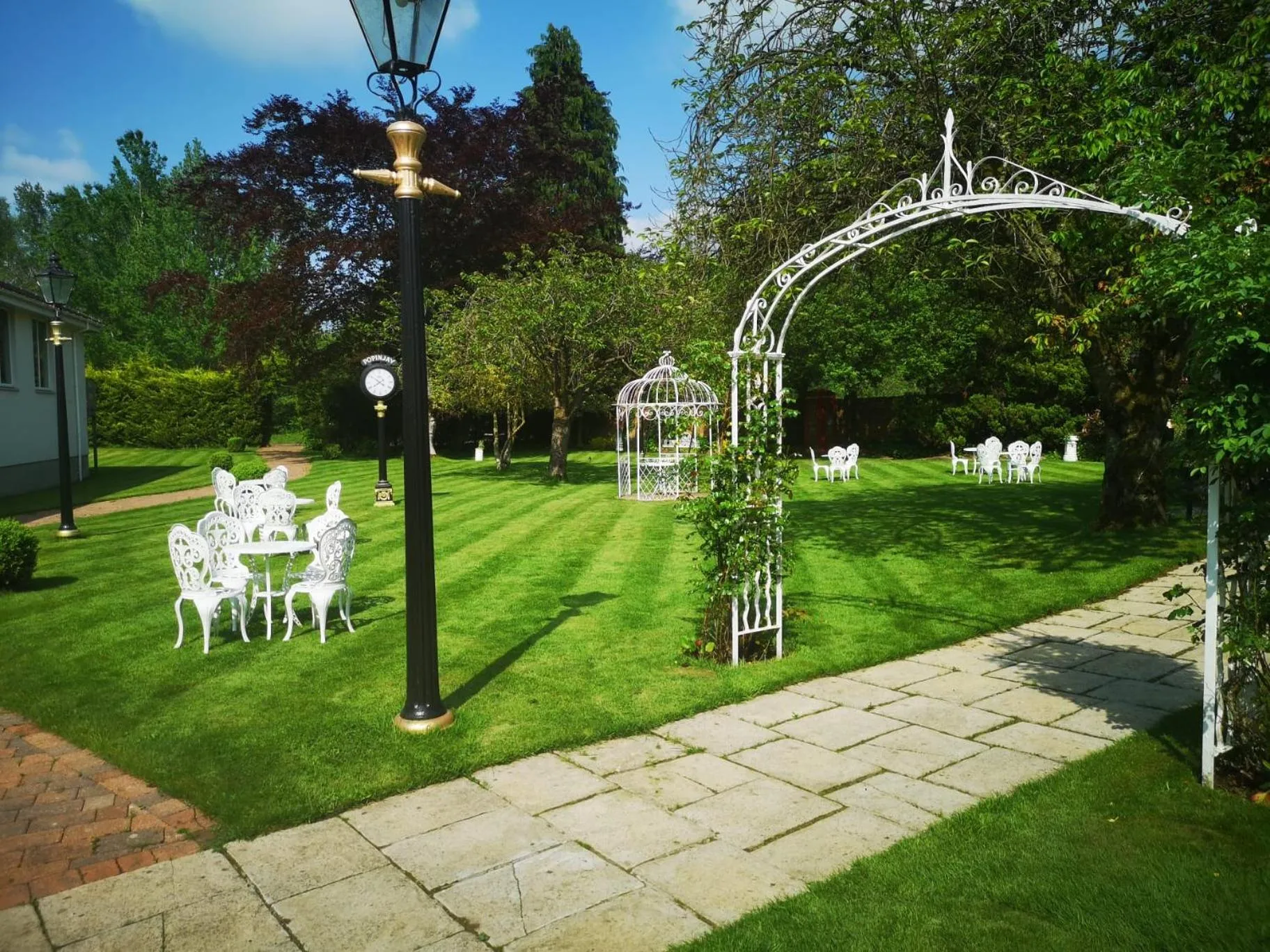 Garden in The Popinjay Hotel