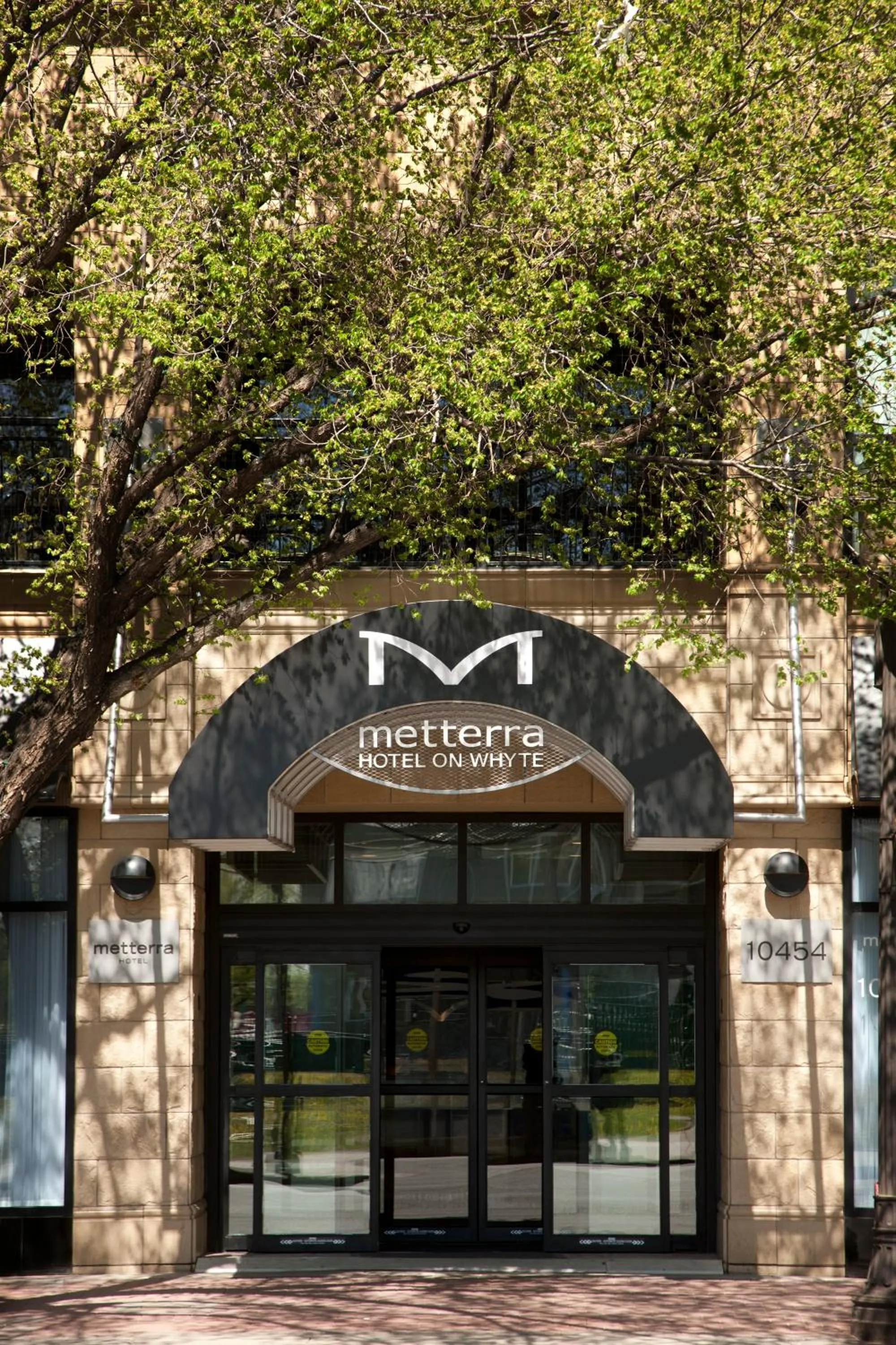 Facade/entrance in Metterra Hotel on Whyte