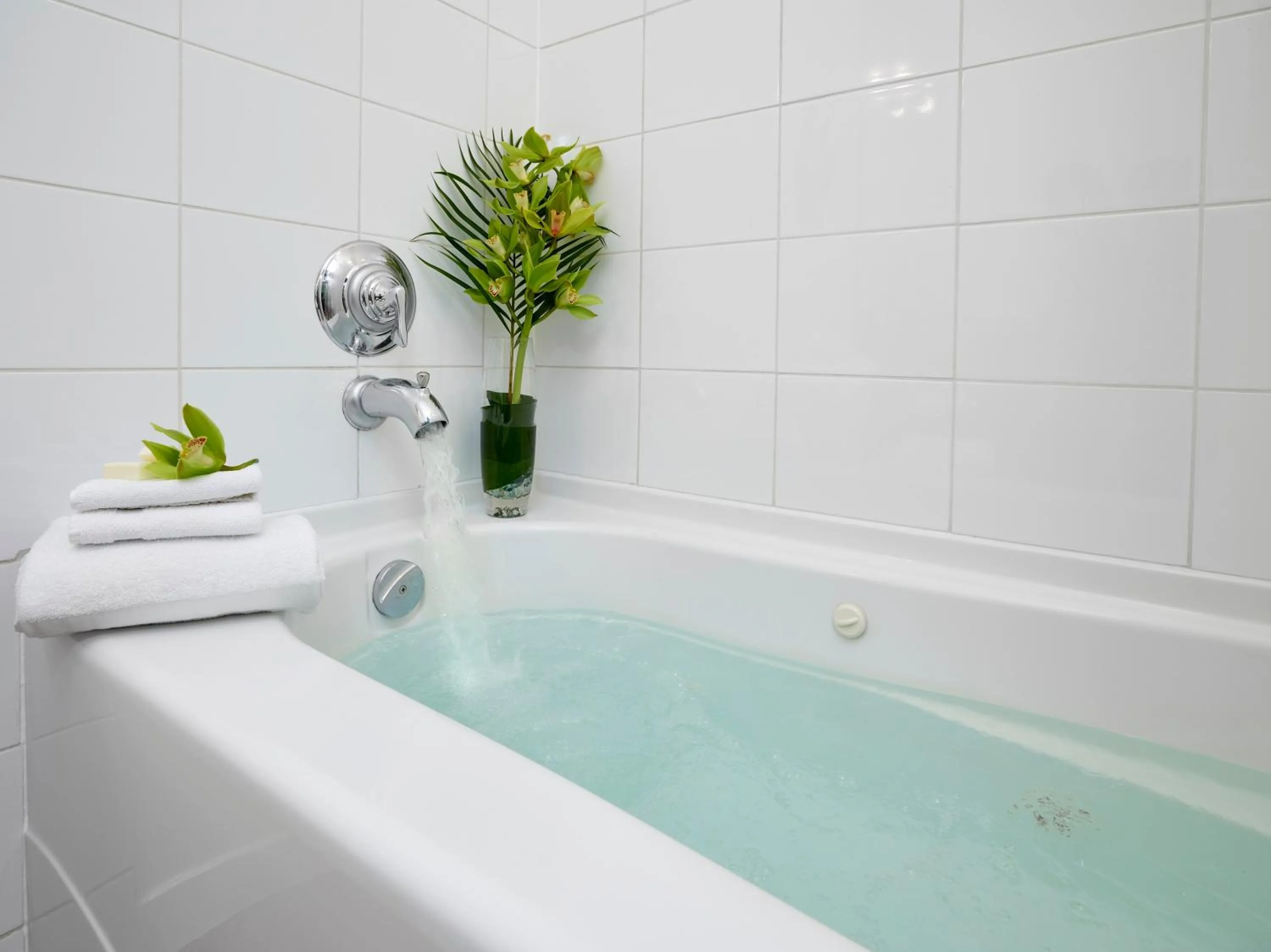 Bathroom in Metterra Hotel on Whyte