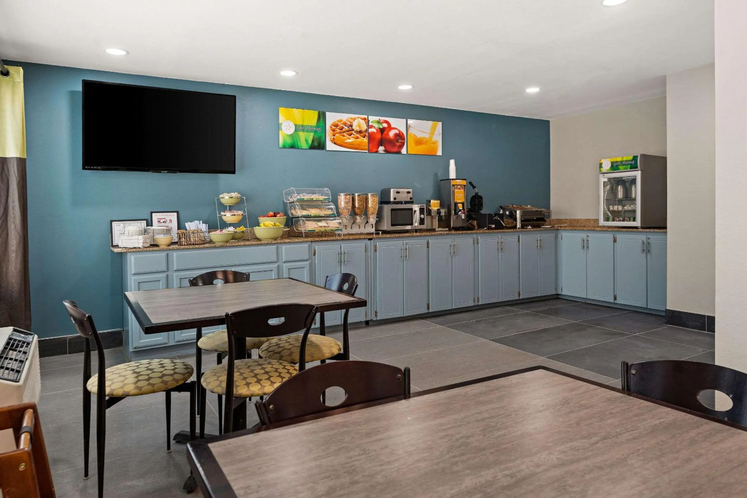 Breakfast in Quality Inn Sandersville