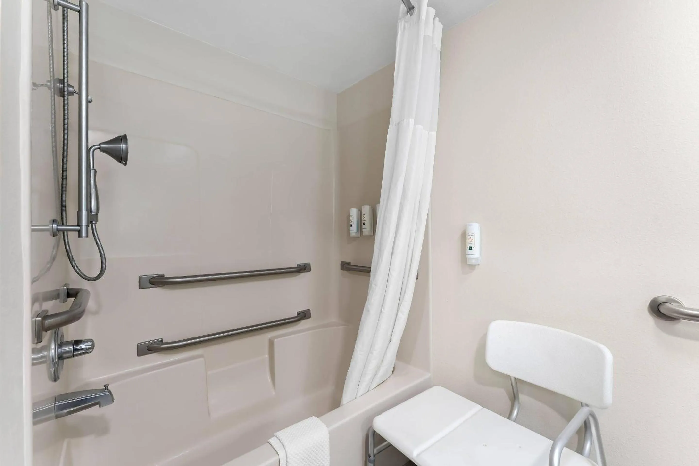 Bedroom in Quality Inn Sandersville