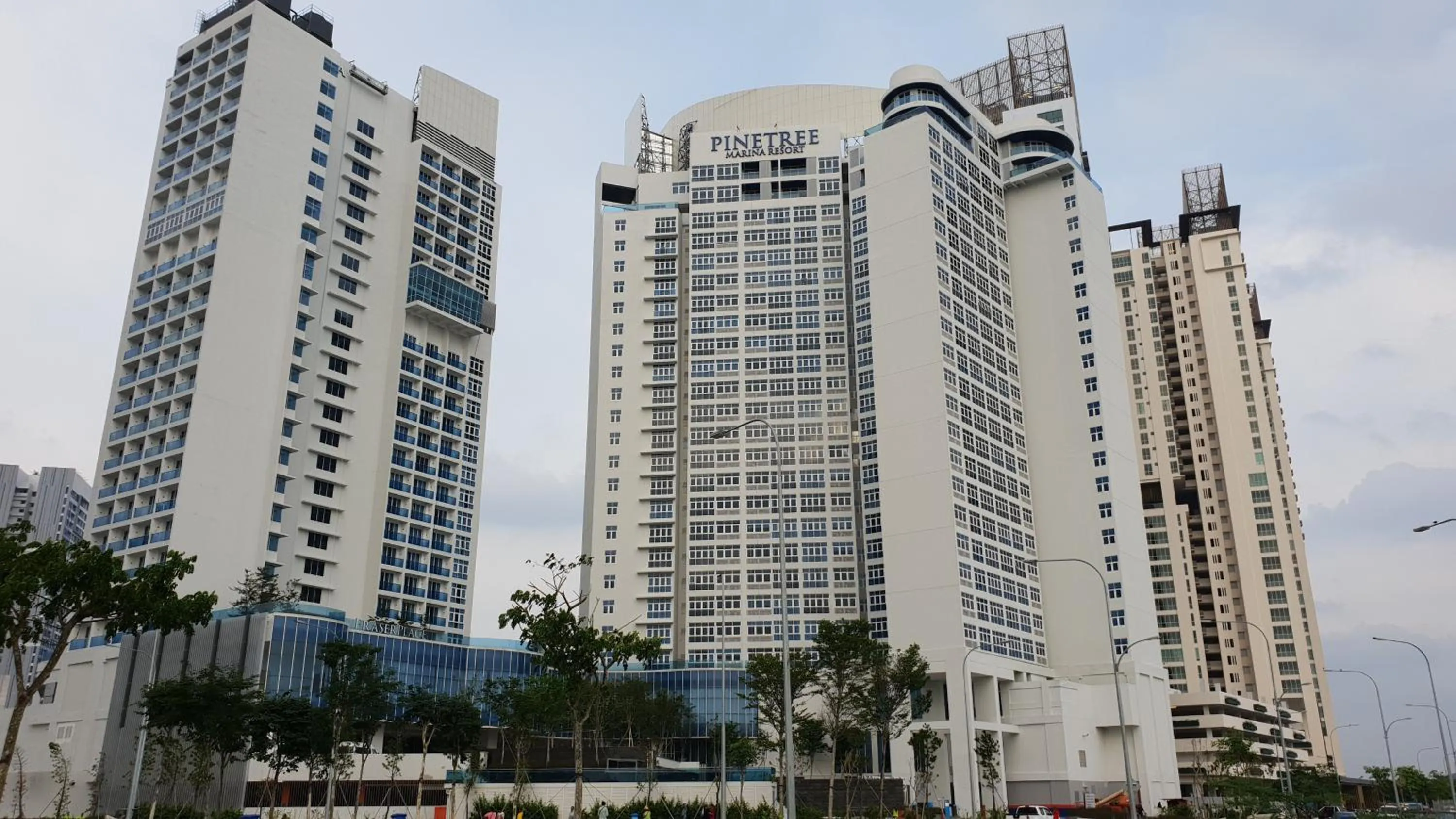 Property building in Pinetree Marina Resort