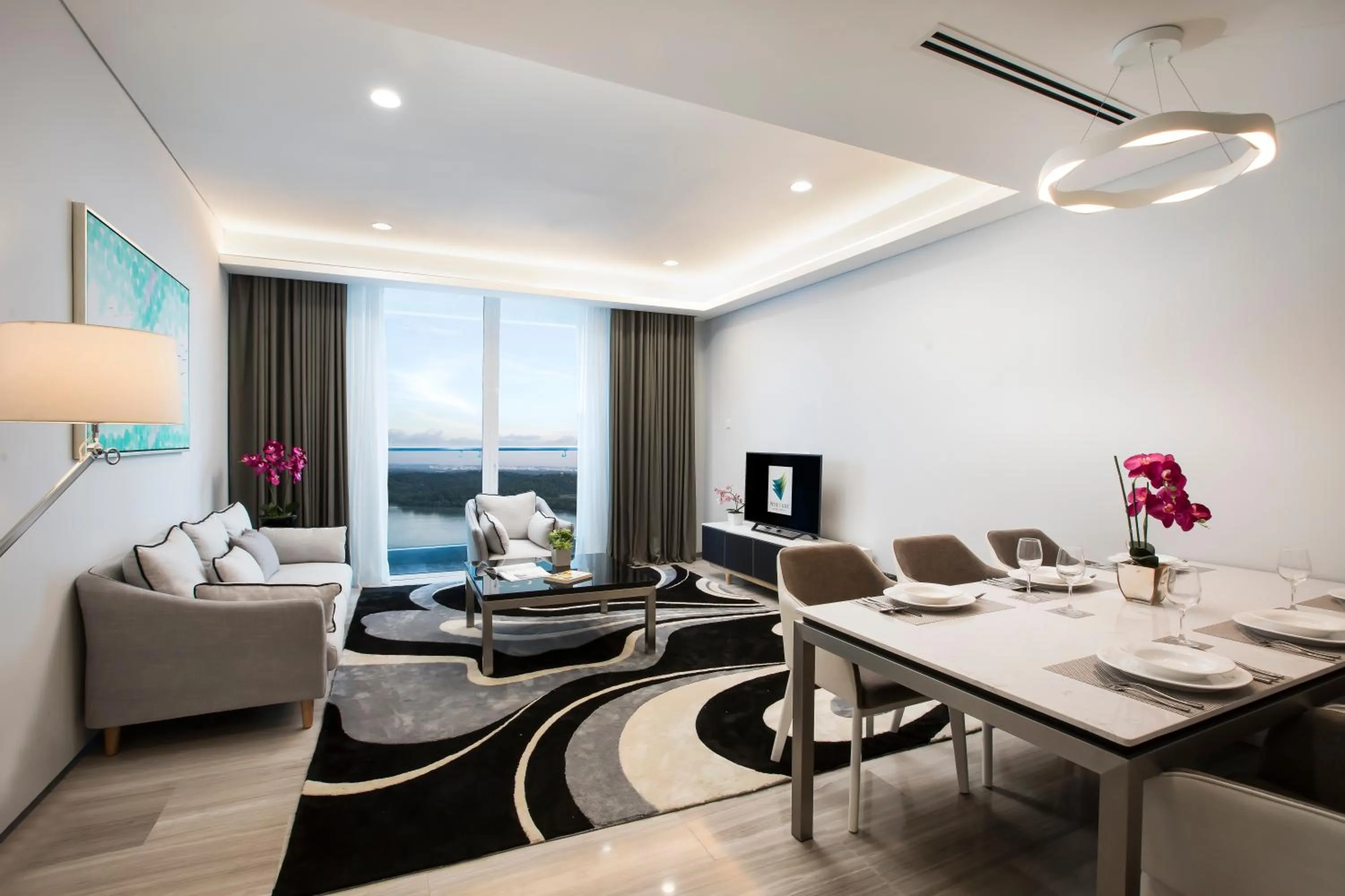 Balcony/Terrace in Pinetree Marina Resort