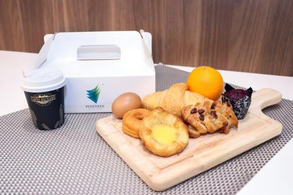 Breakfast in Pinetree Marina Resort