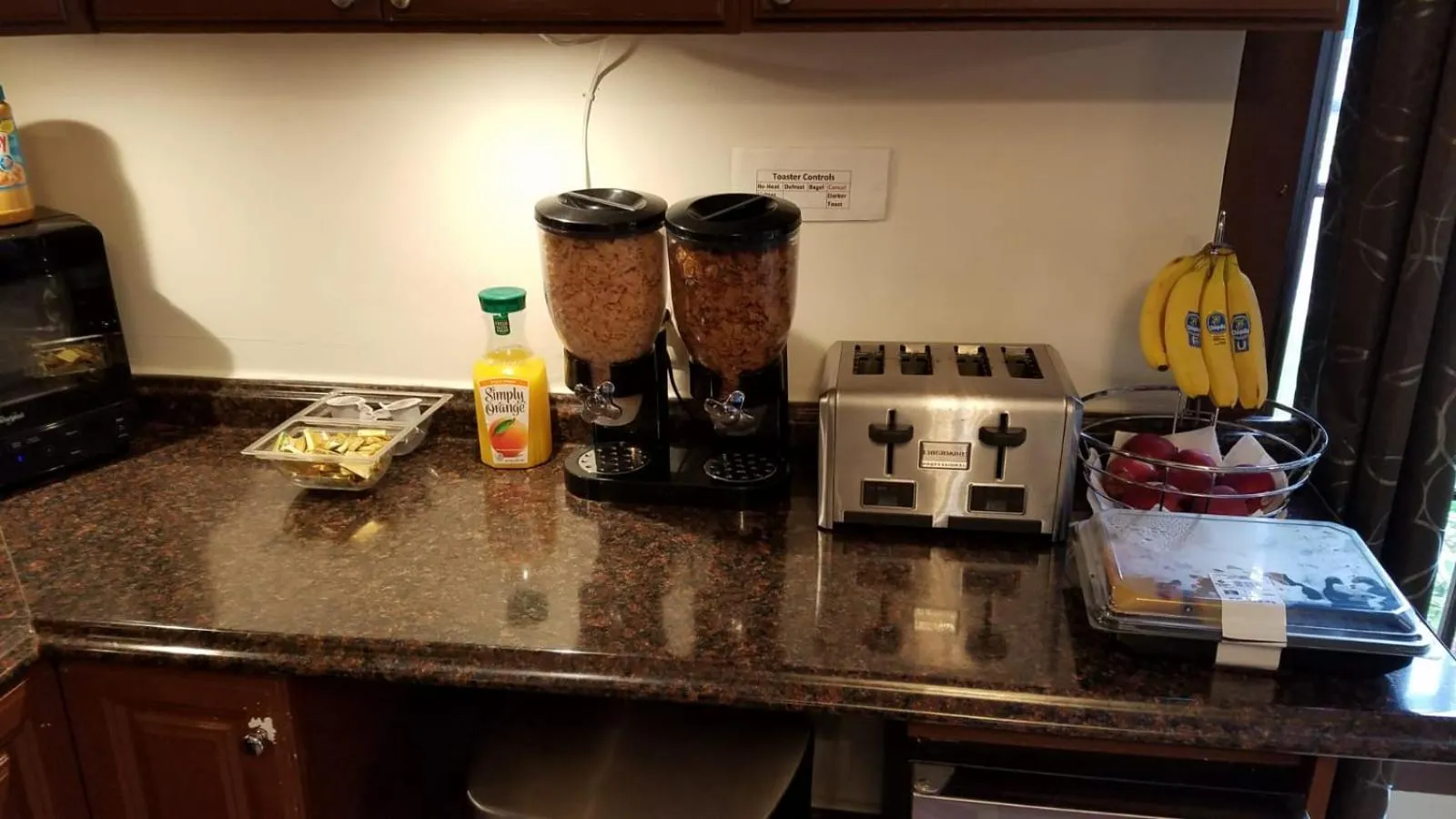 Breakfast in Williamstown Motel