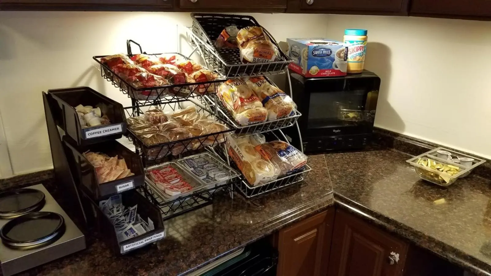 Breakfast in Williamstown Motel