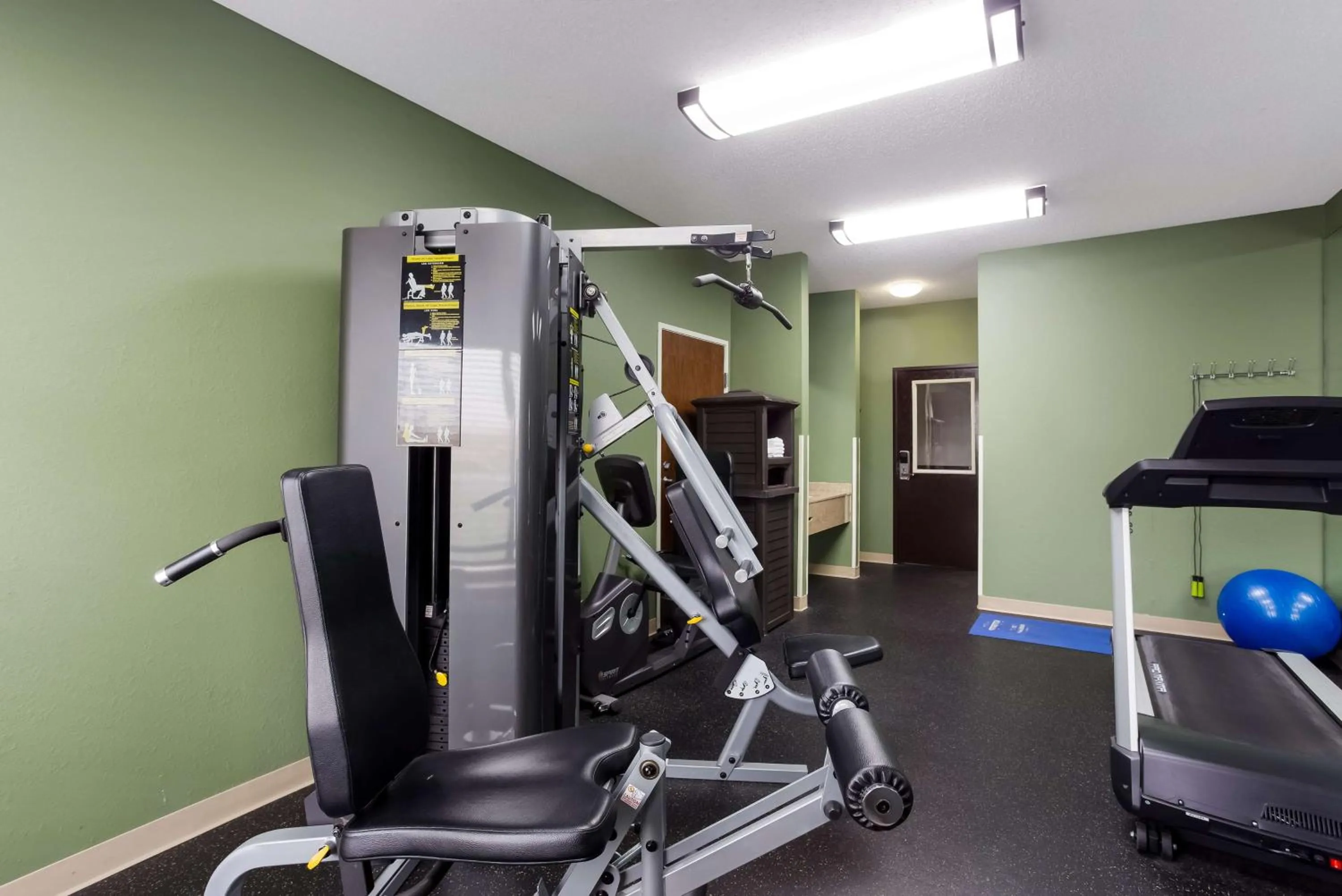 Fitness centre/facilities in Best Western Crossroads Inn