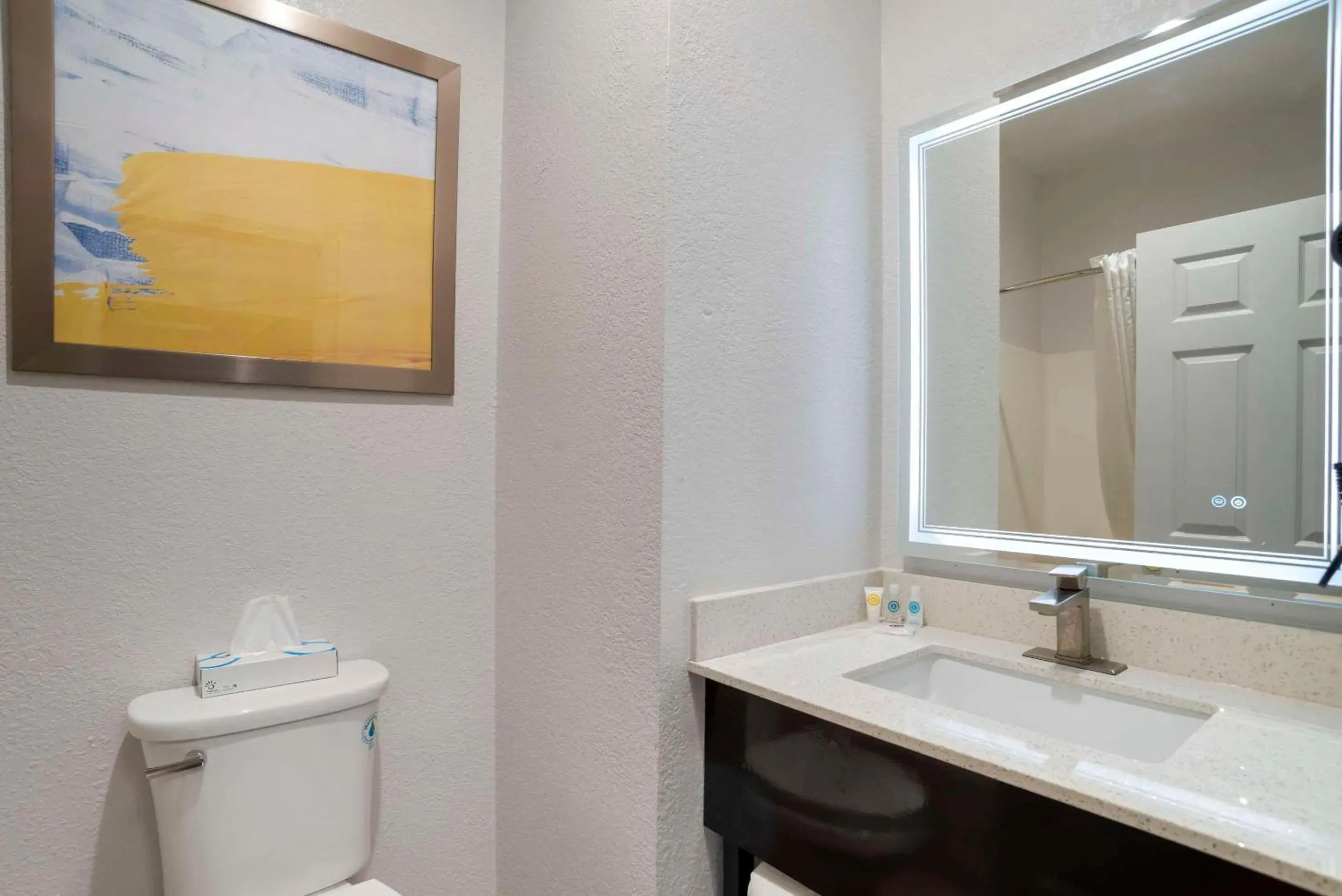 Efficiency King Suite - Non Smoking in Comfort Inn Pensacola near NAS Corry Station Efficiency King Suite - Non Smoking in Comfort Inn Pensacola near NAS Corry Station