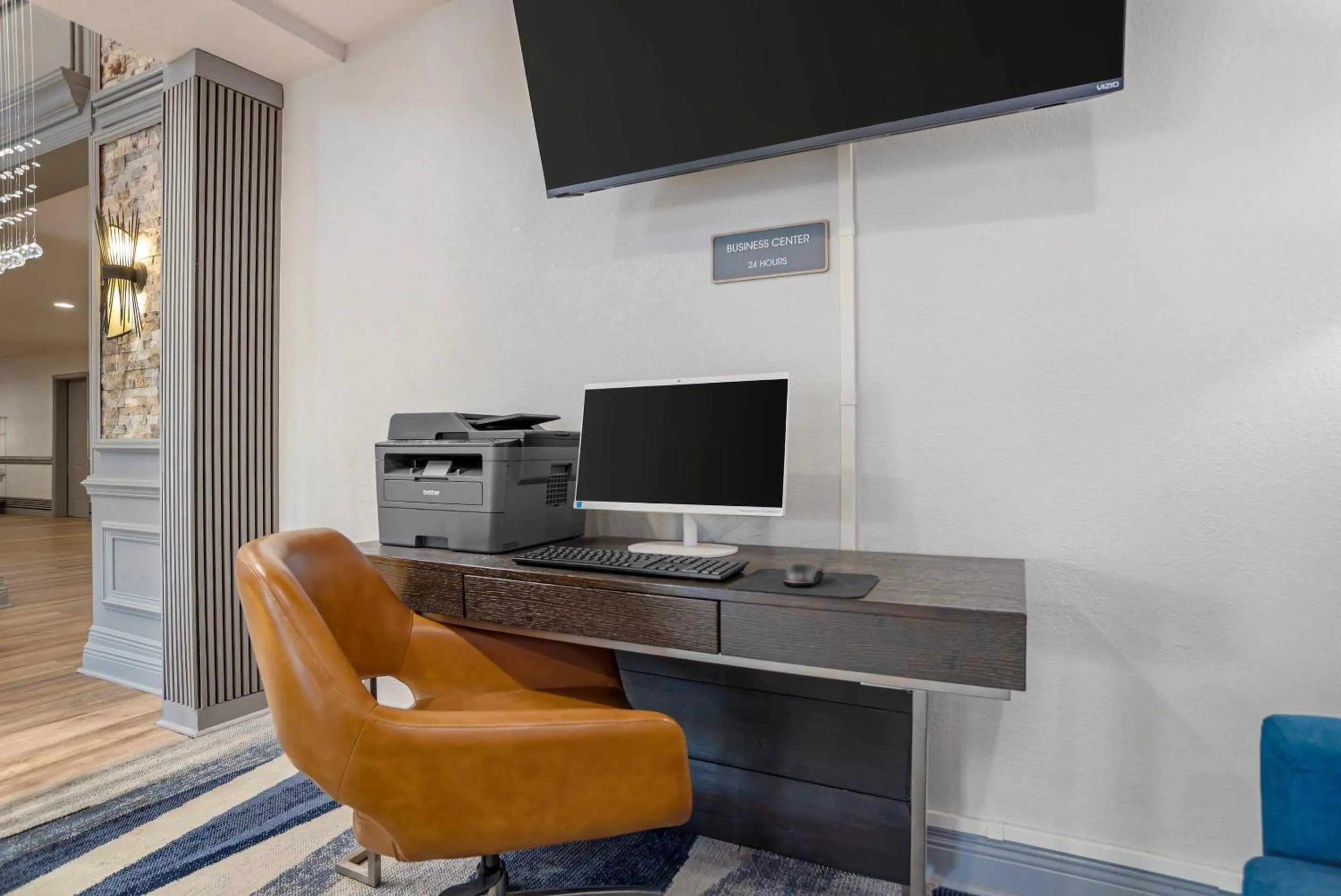 Communal lounge/ TV room in Comfort Inn Pensacola near NAS Corry Station