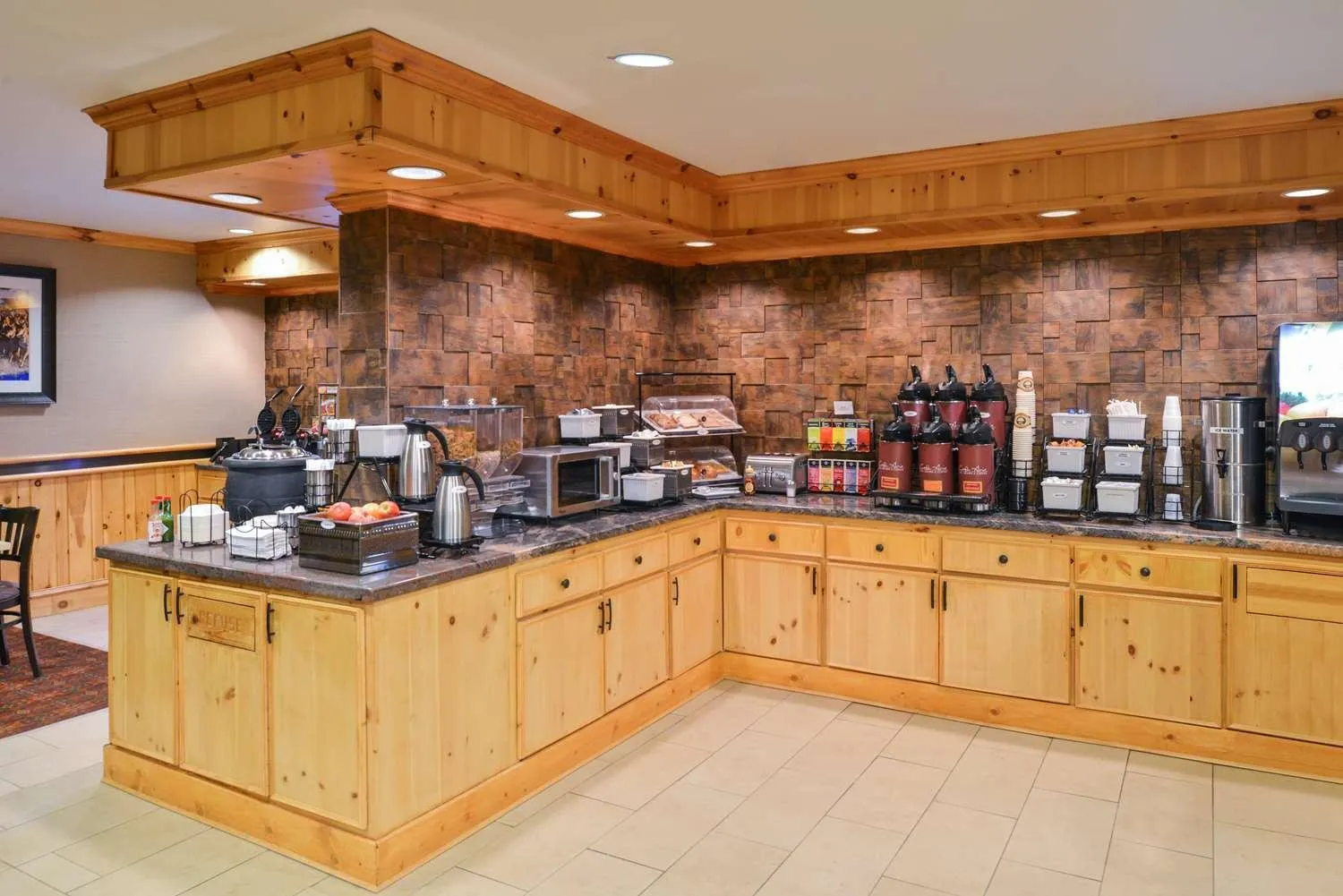 Restaurant/places to eat in Best Western Plus Olympic Inn