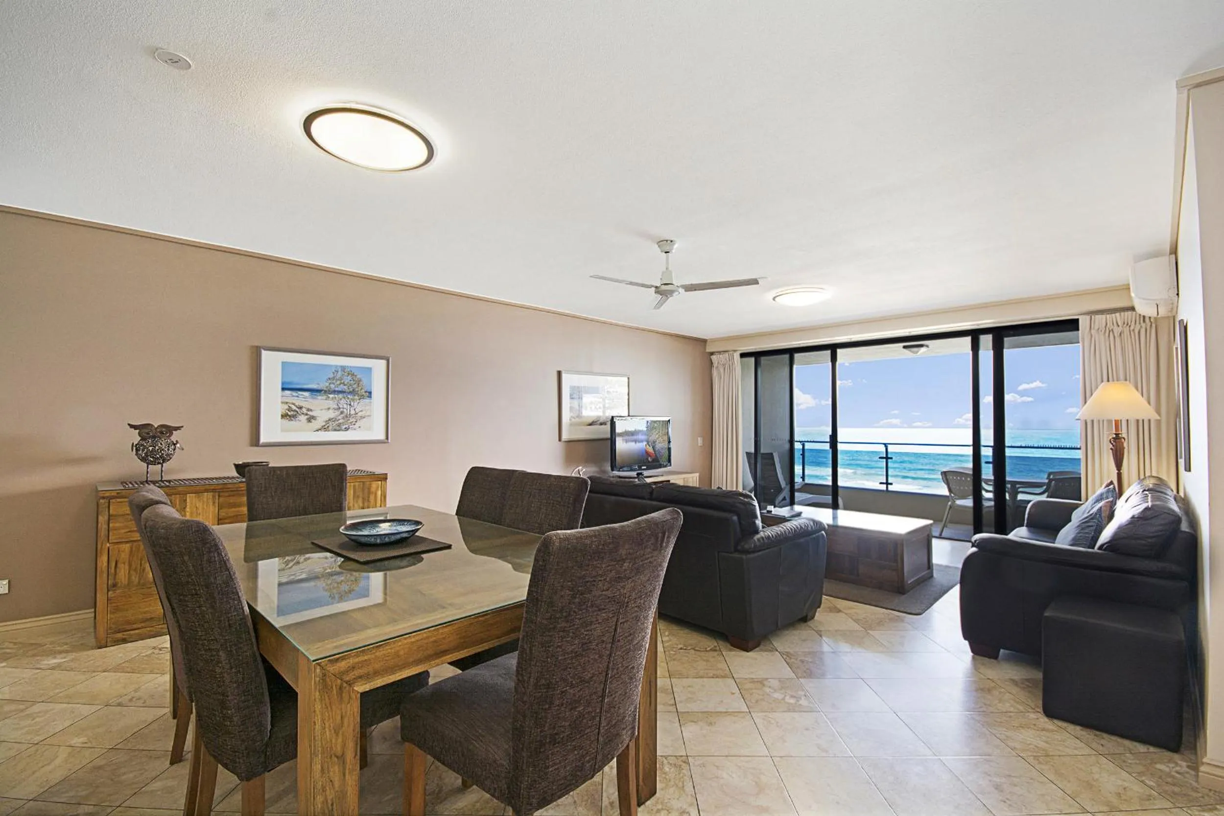 Dining area in Clubb Coolum Beach Resort Sunshine Coast