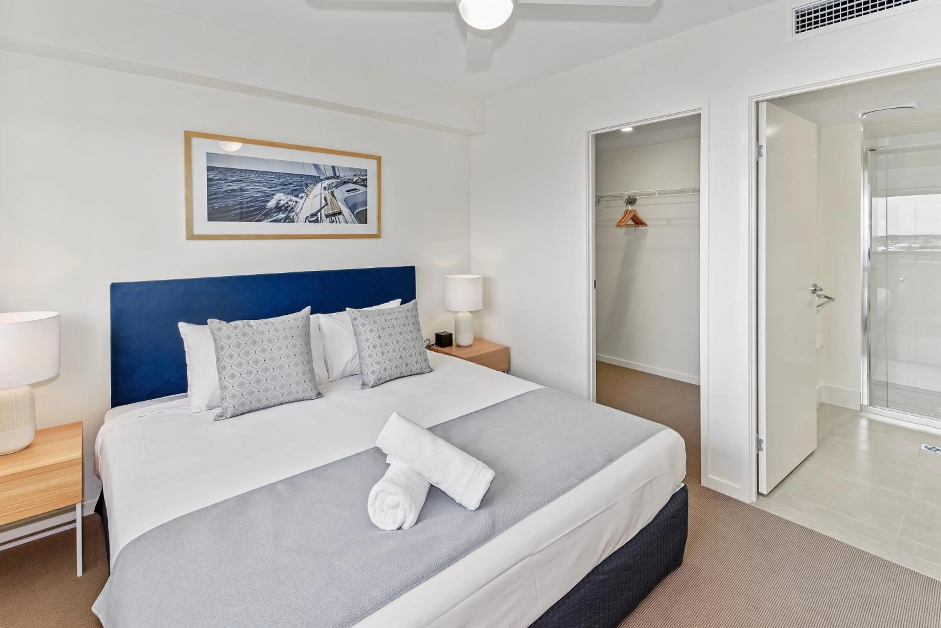 Bedroom, Bed in Aquarius Kawana