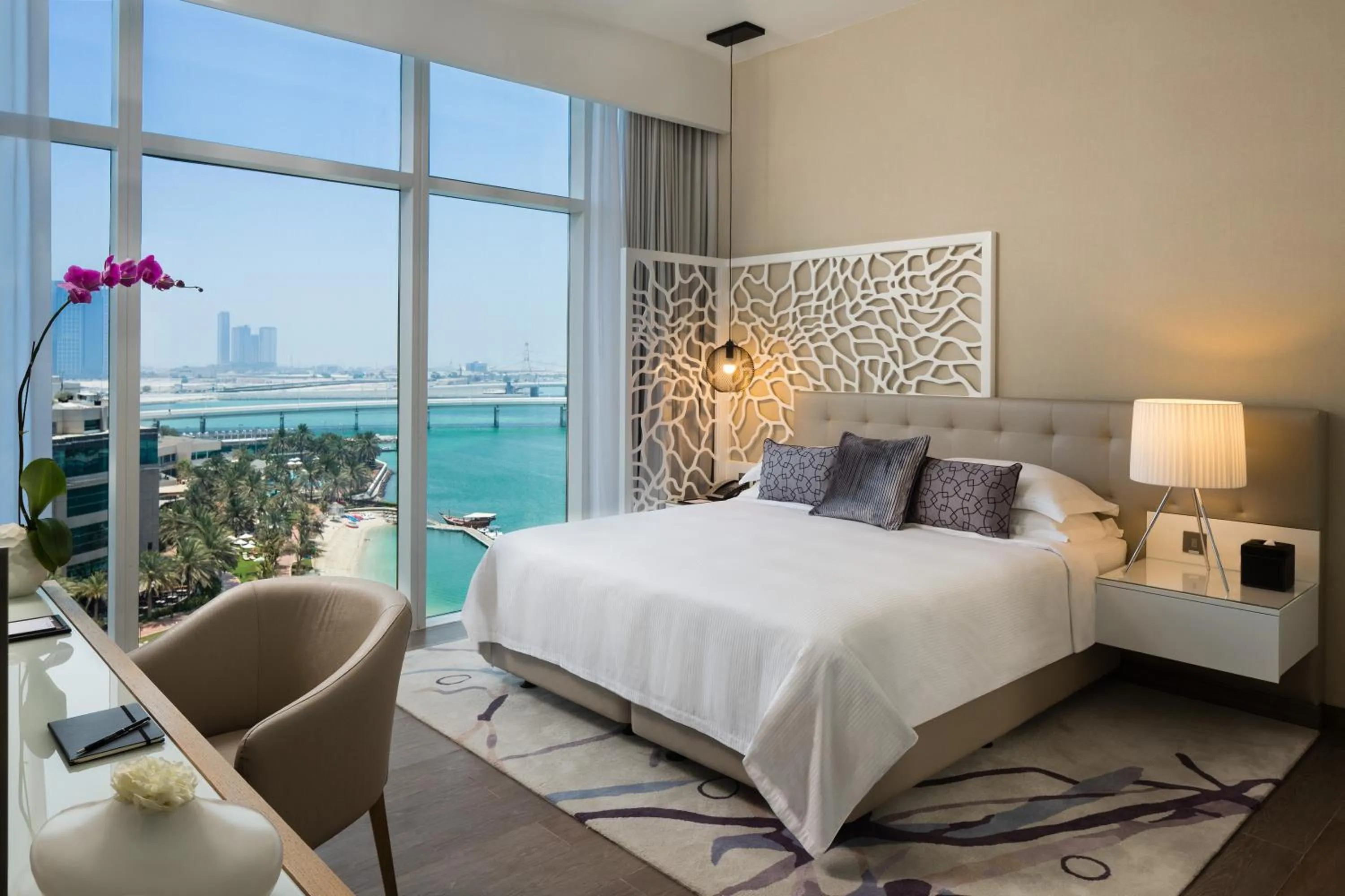 Bedroom, Bed in Beach Rotana Residences