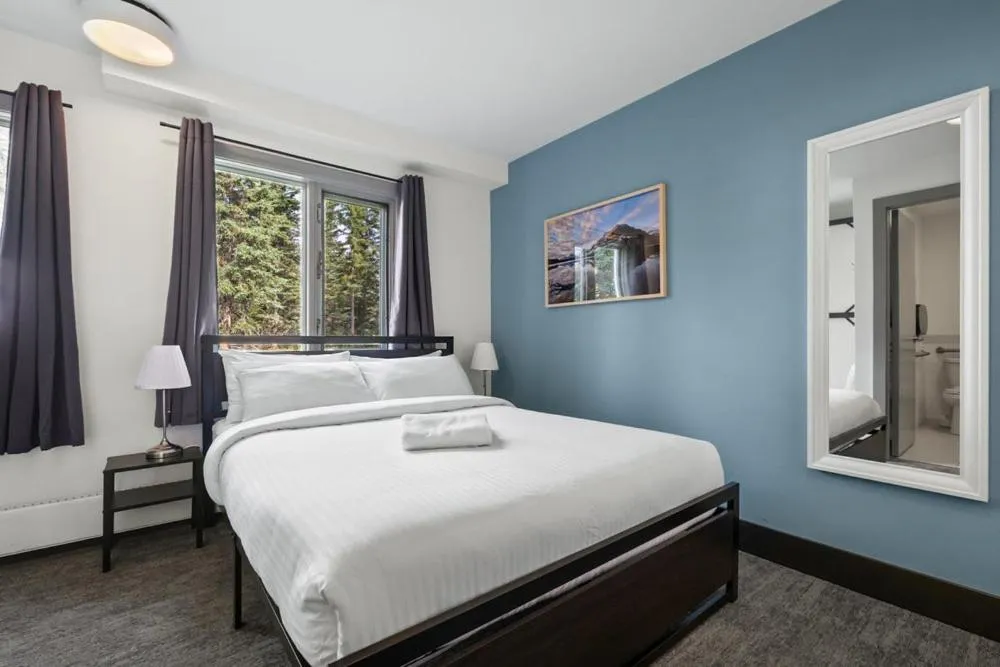 Bed in HI Lake Louise Alpine Centre - Hostel