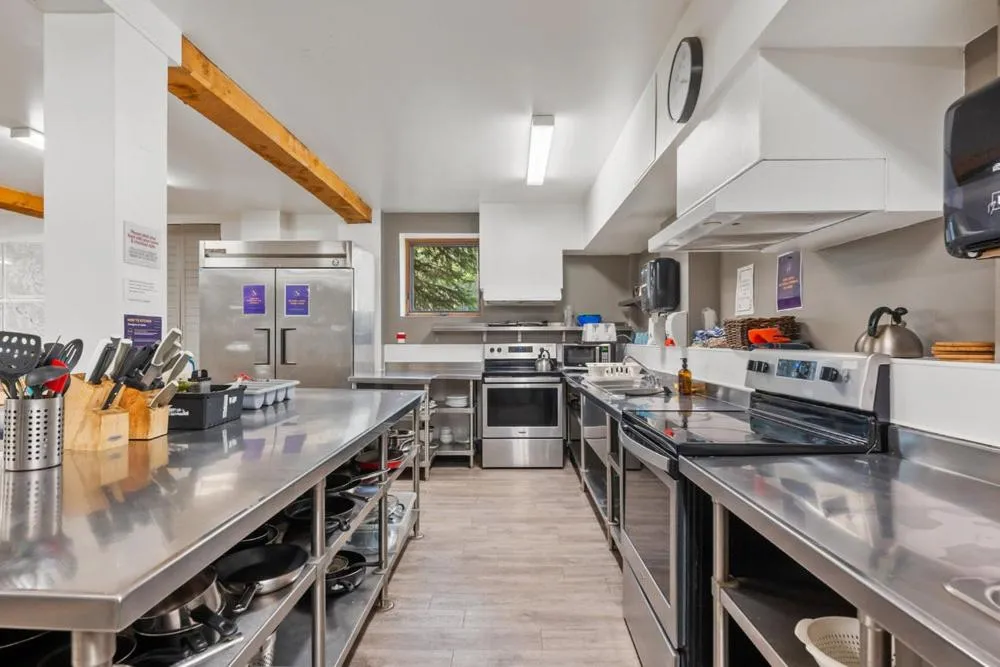 Kitchen or kitchenette in HI Lake Louise Alpine Centre - Hostel