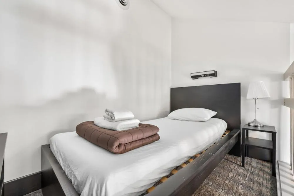 Bed in HI Lake Louise Alpine Centre - Hostel