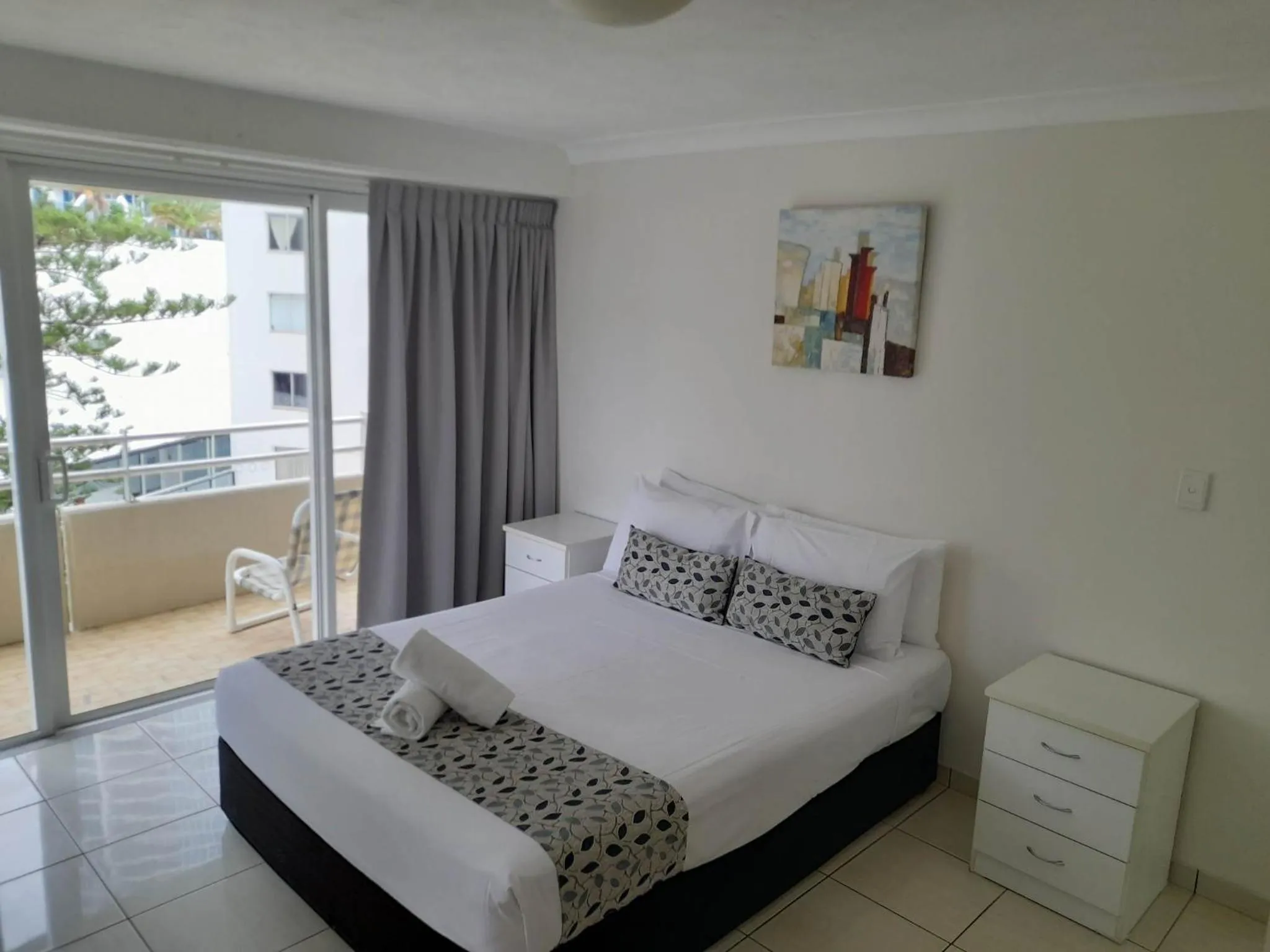 Bed in Zenith Ocean Front Apartments Gold Coast - Official Listing