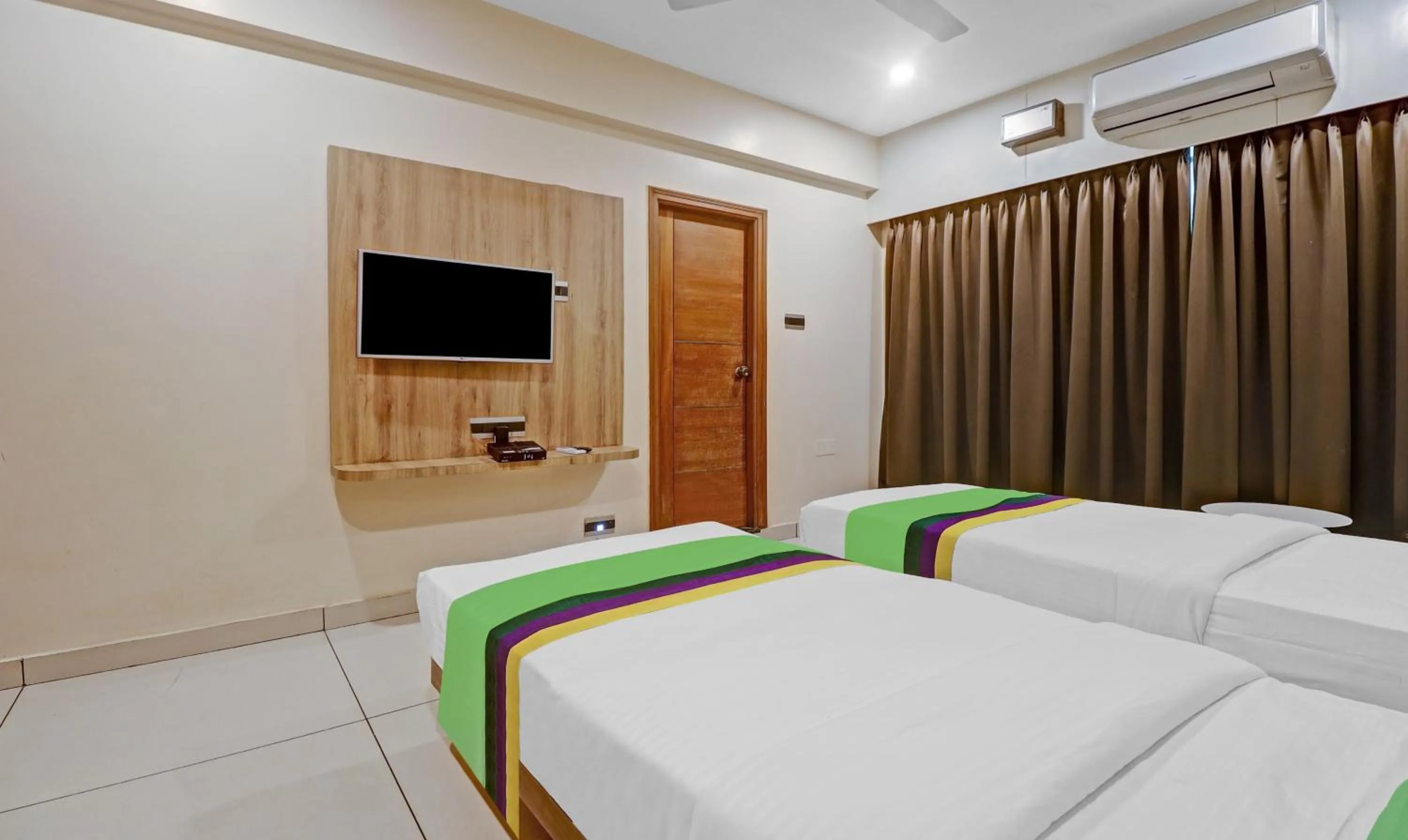 Bed in Treebo Silver Key, Marathahalli
