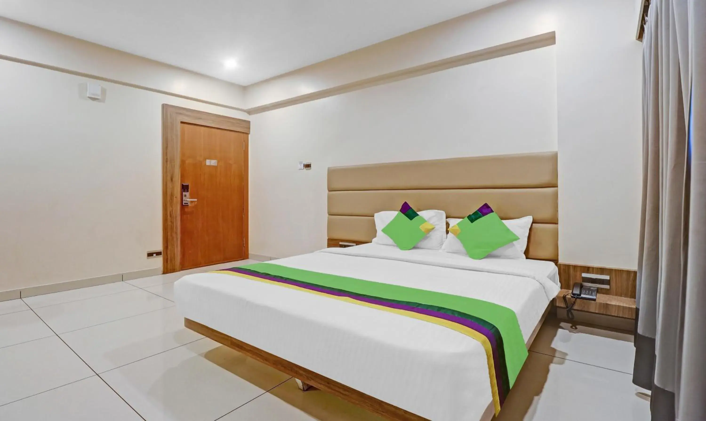 Deluxe Double Room - single occupancy in Treebo Silver Key, Marathahalli Deluxe Double Room - single occupancy in Treebo Silver Key, Marathahalli