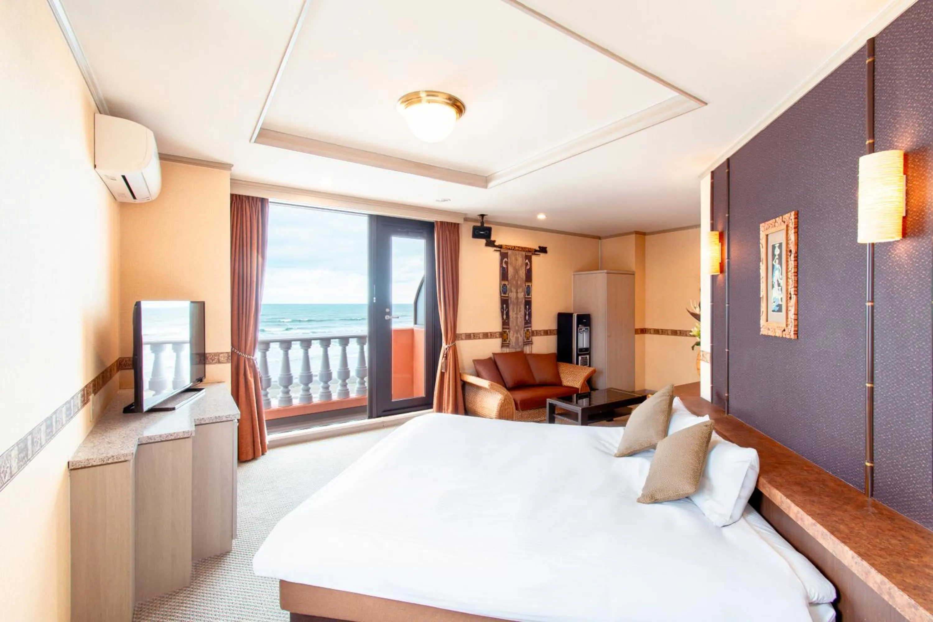 Bedroom, Bed in Hotel Luna Coast (Adult Only)