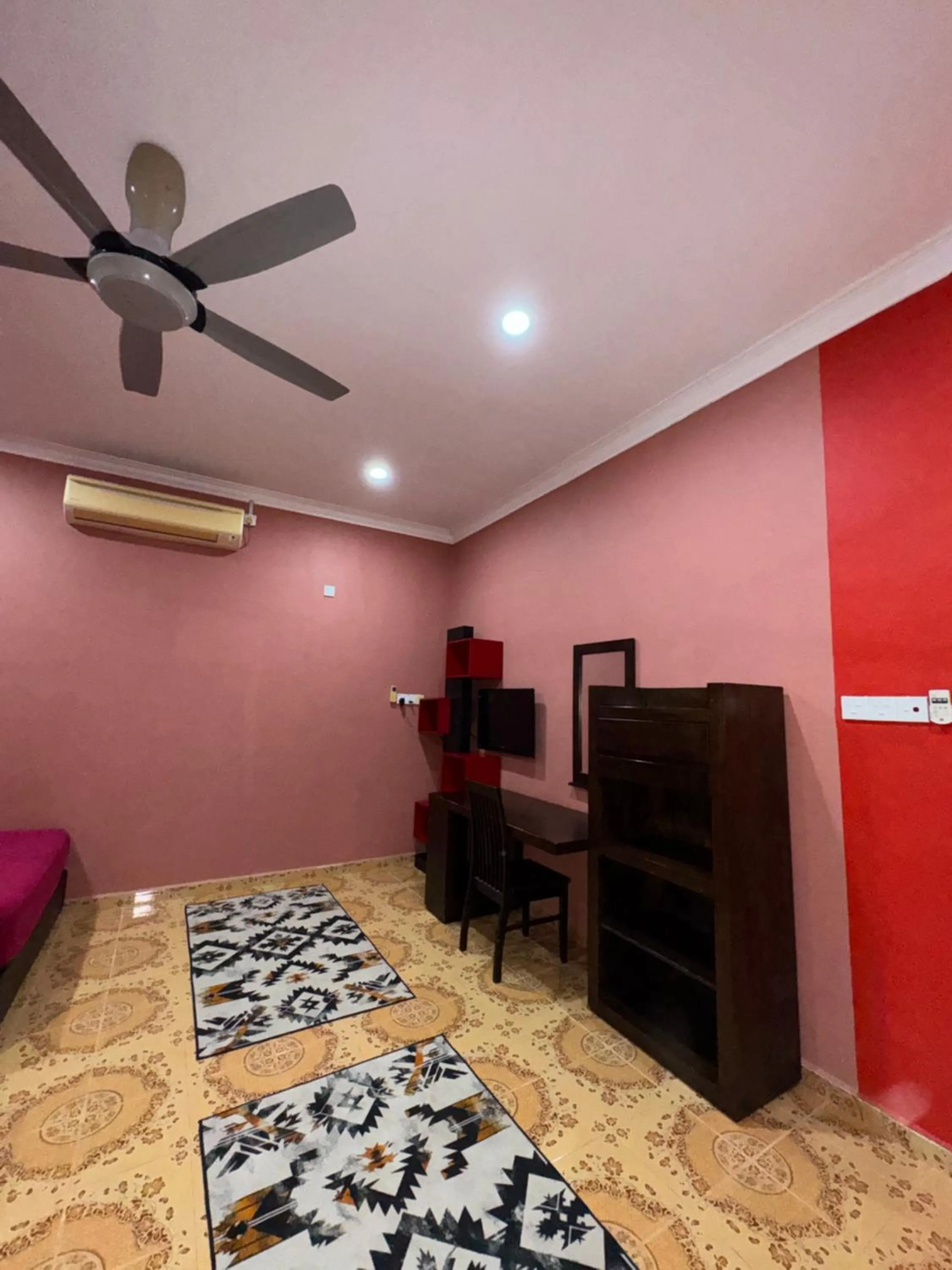 Cenang Room Rahsia Motel