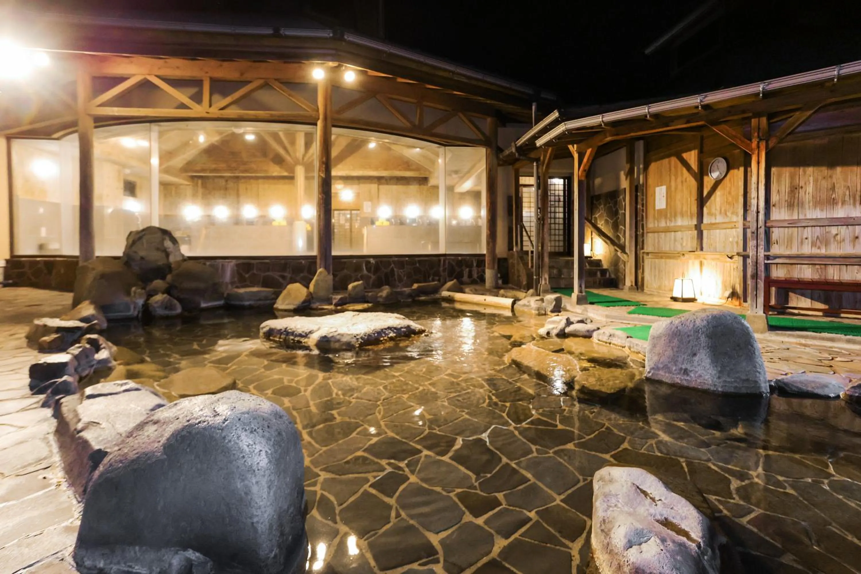 Night in Ichinomata Onsen Grand Hotel