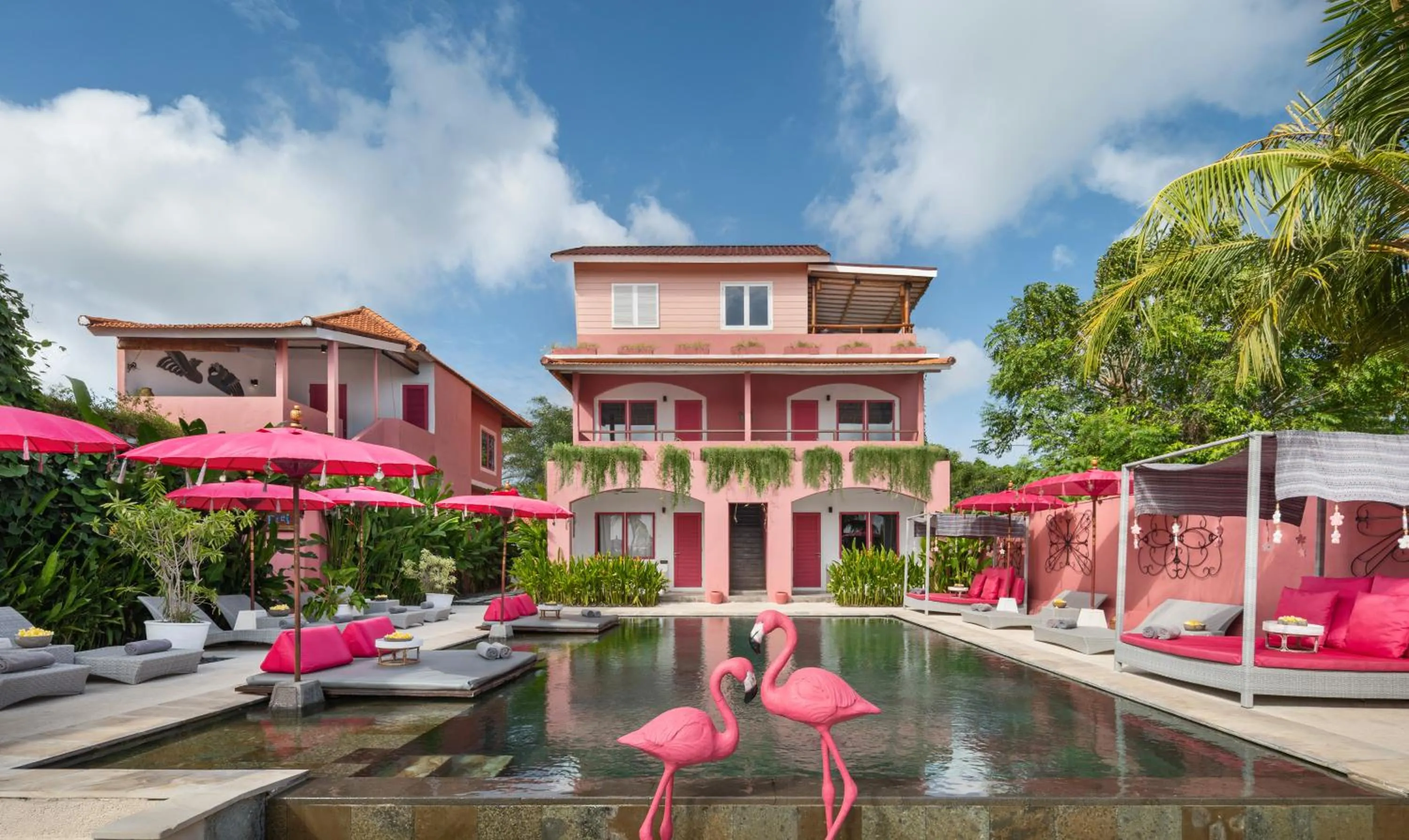 PinkCoco Uluwatu - Constant Surprises & for Cool Adults Only