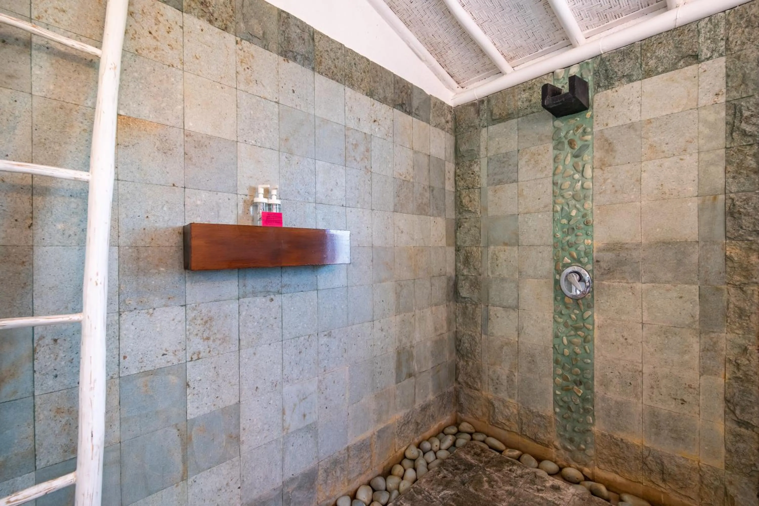 Shower in PinkCoco Uluwatu - Constant Surprises & for Cool Adults Only