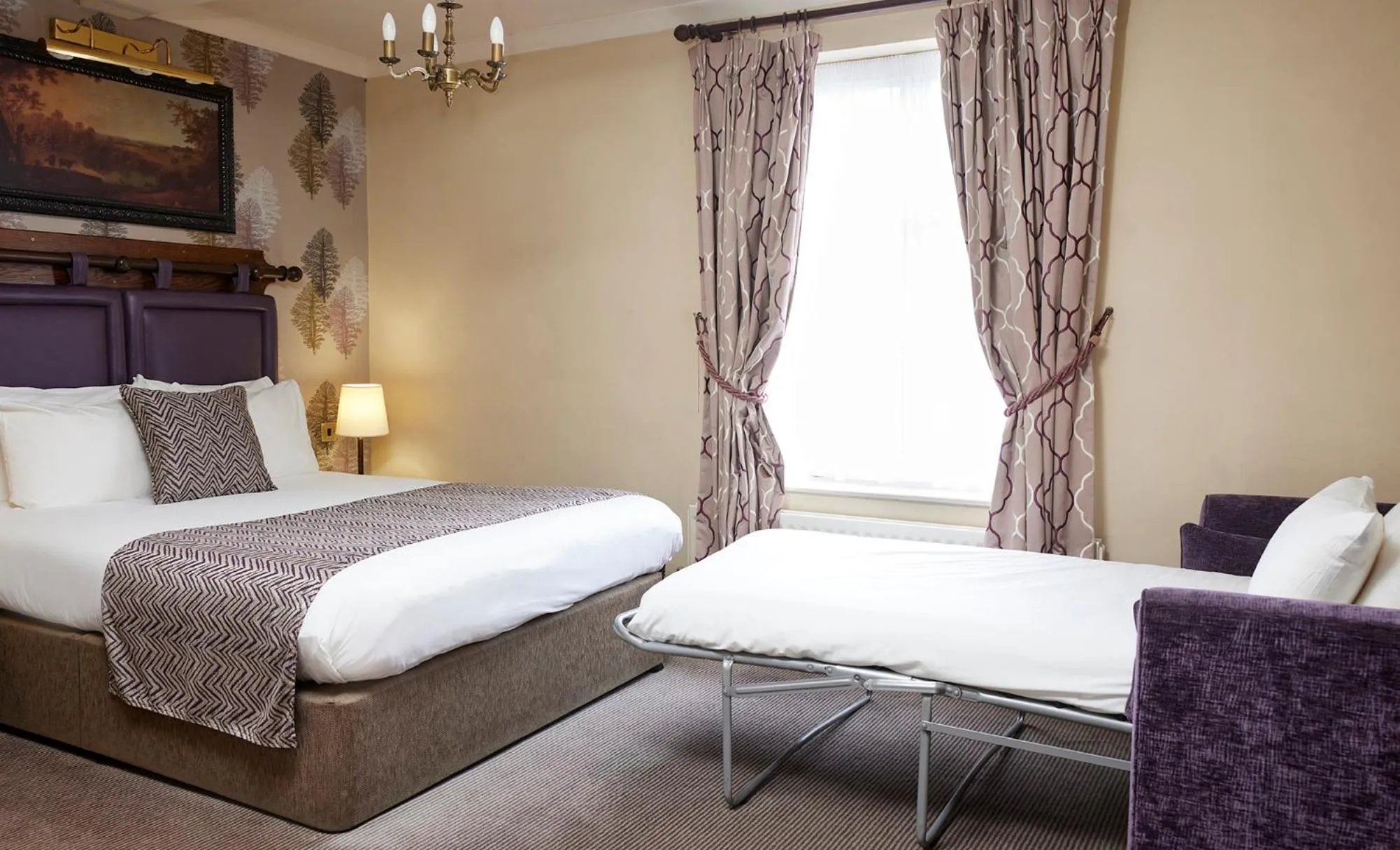 Bed in The Coleshill by Greene King Inns