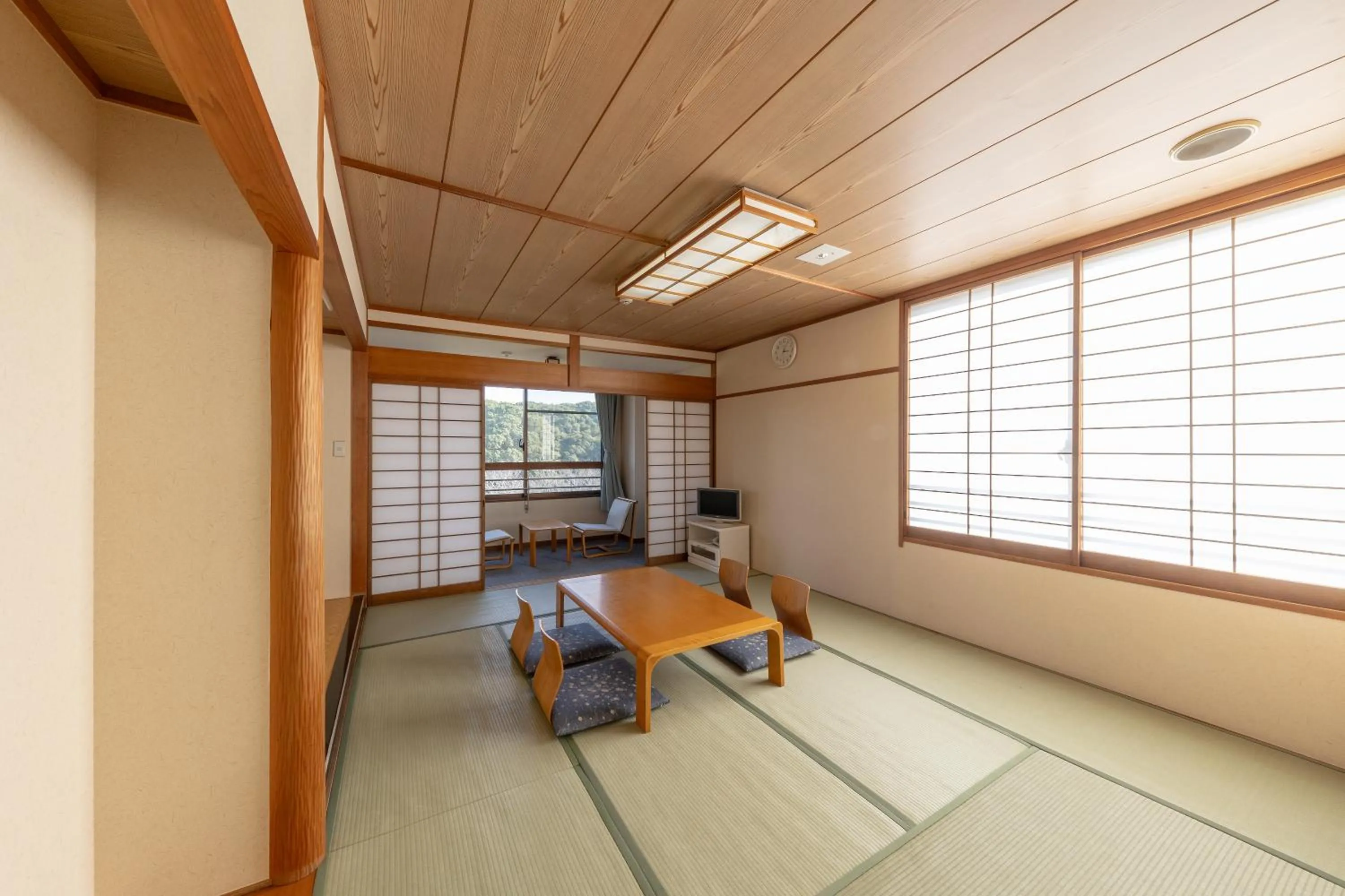 Photo of the whole room in Chikugofunegoya Koen No Yado