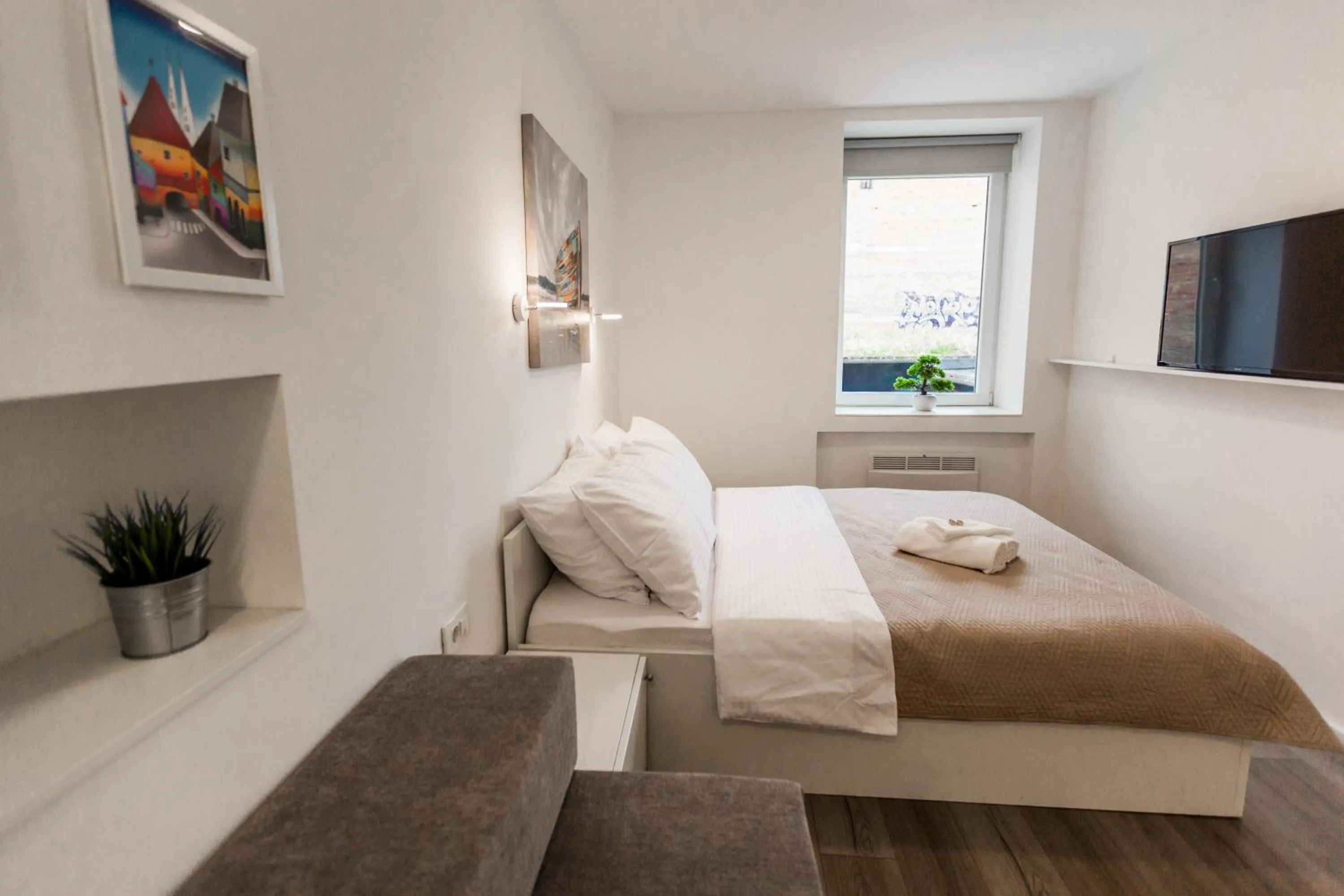 Bed in King's Street Apartments