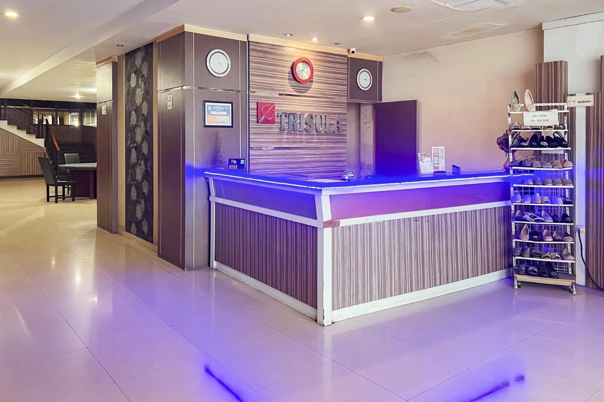 Lobby or reception in Urbanview Trisula Hotel Makassar
