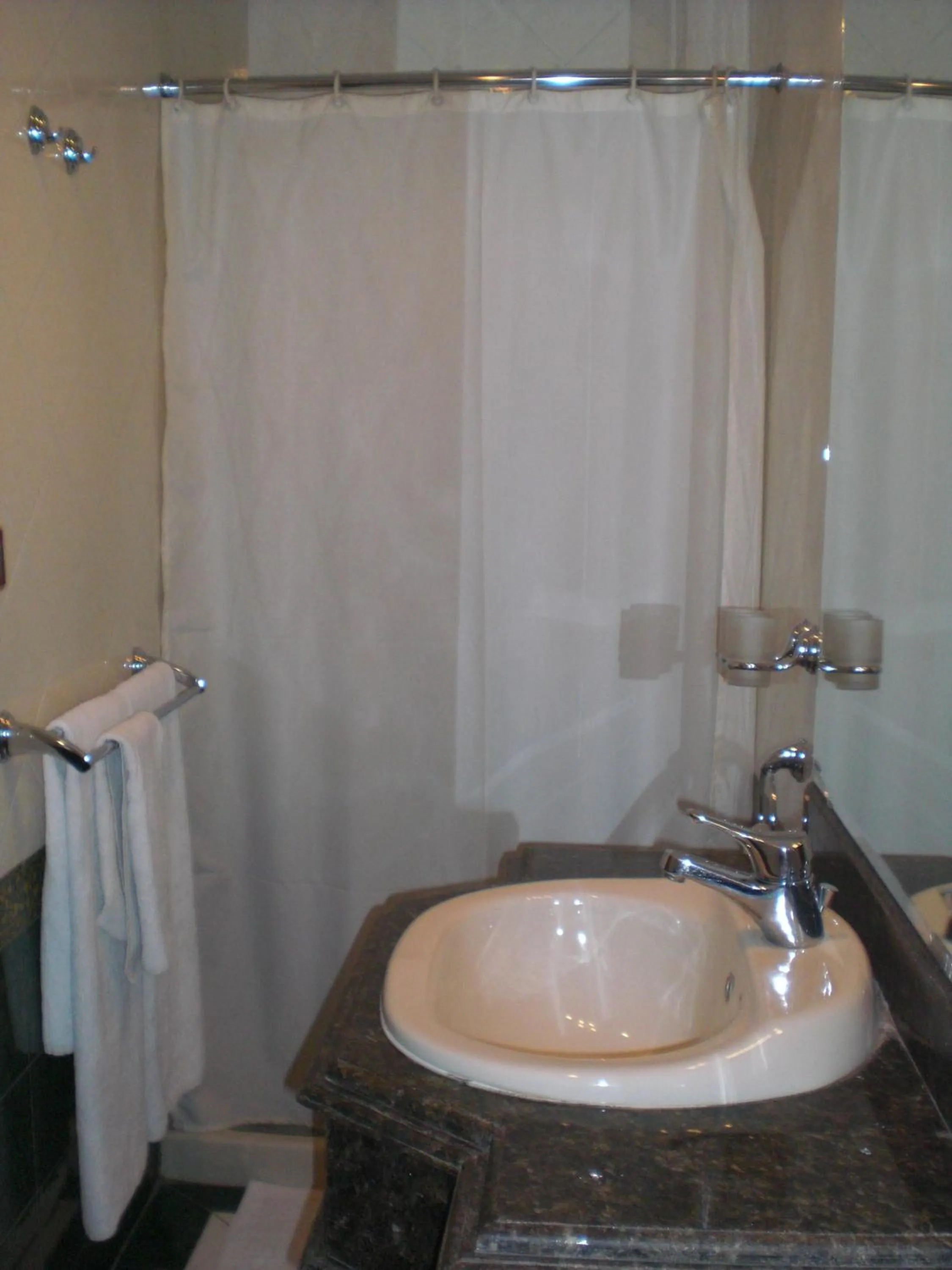 Bathroom in Philippe Luxor Hotel