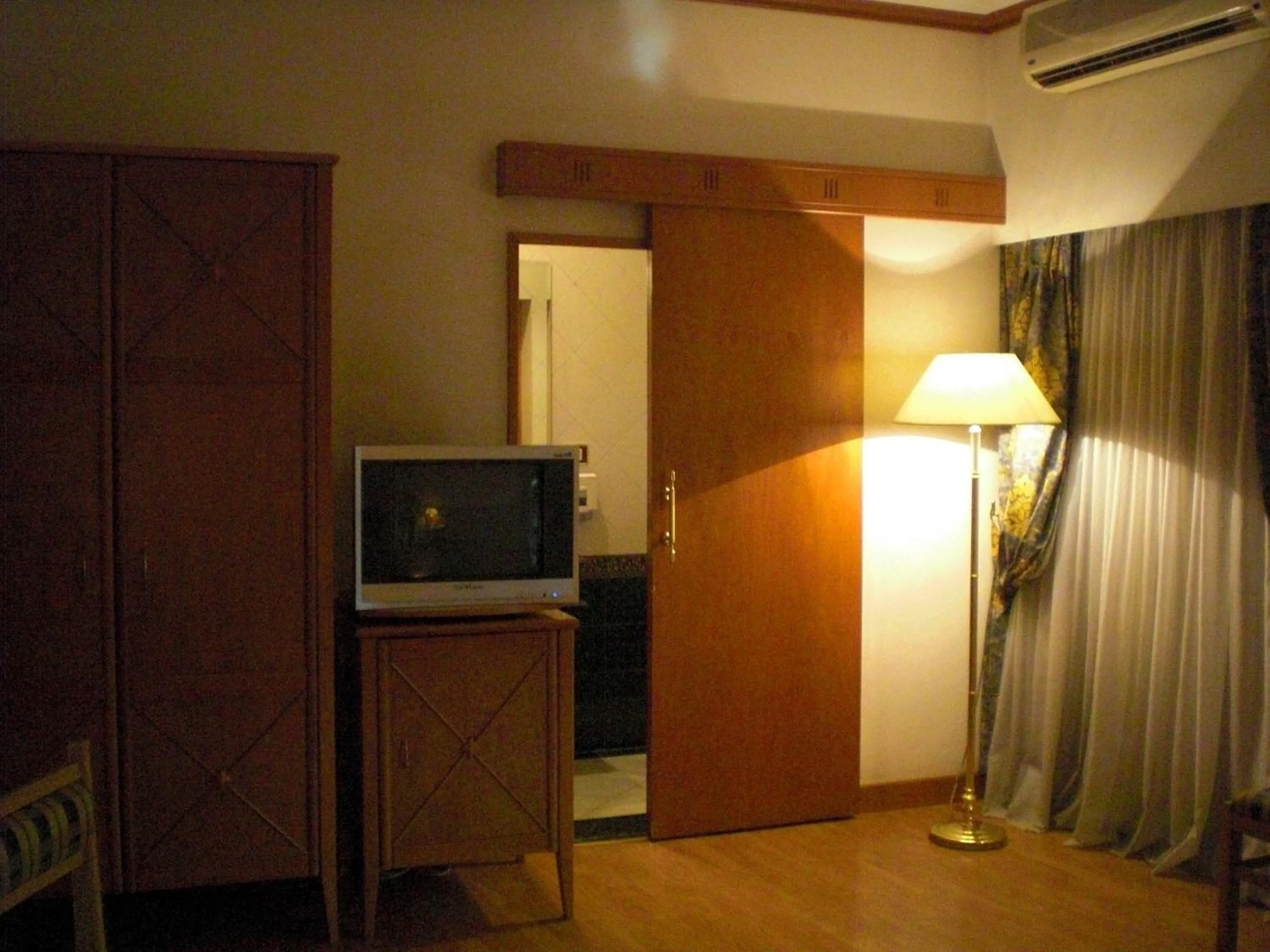 Communal lounge/ TV room in Philippe Luxor Hotel