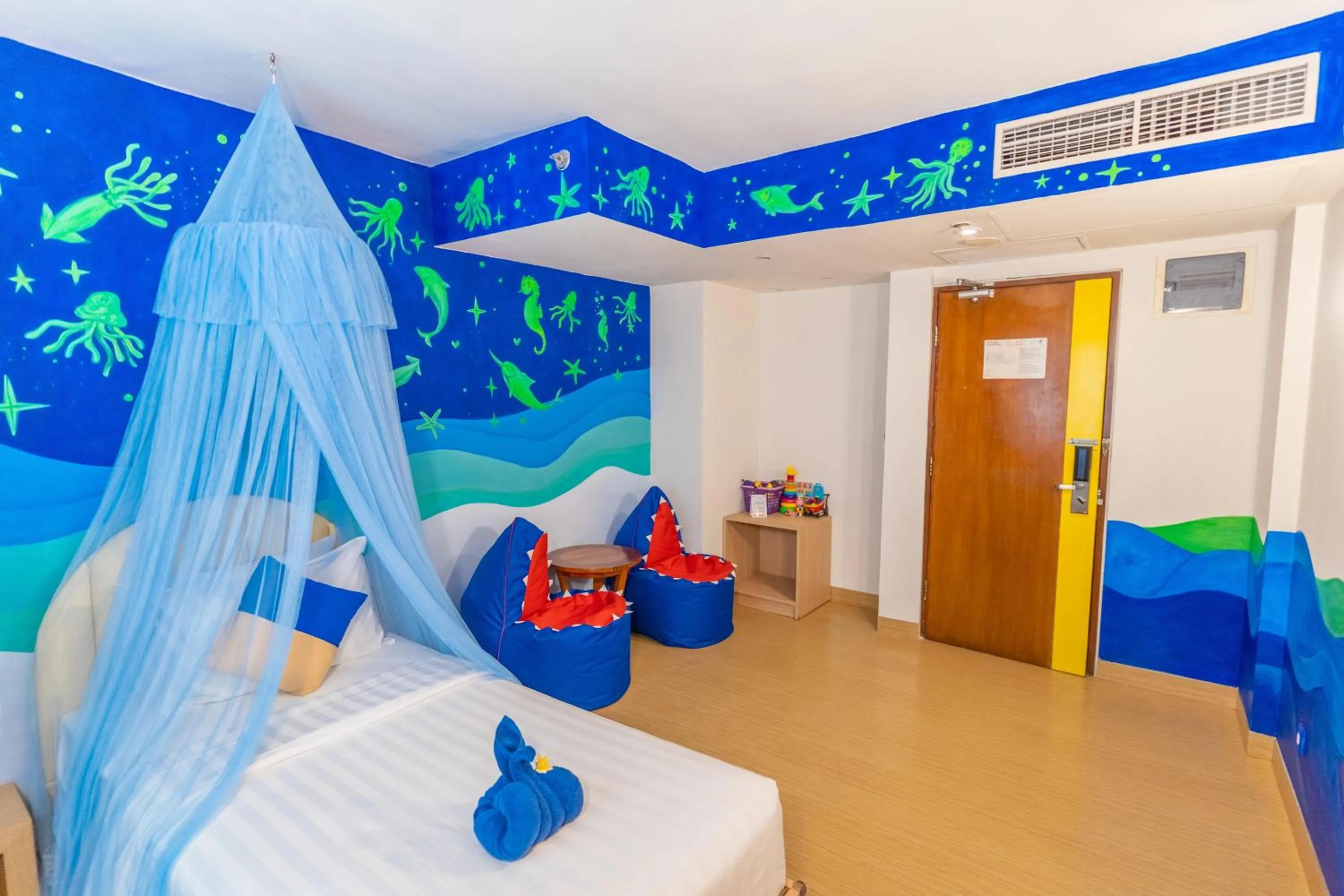 Bedroom, Bed in Kuta Beach Hotel