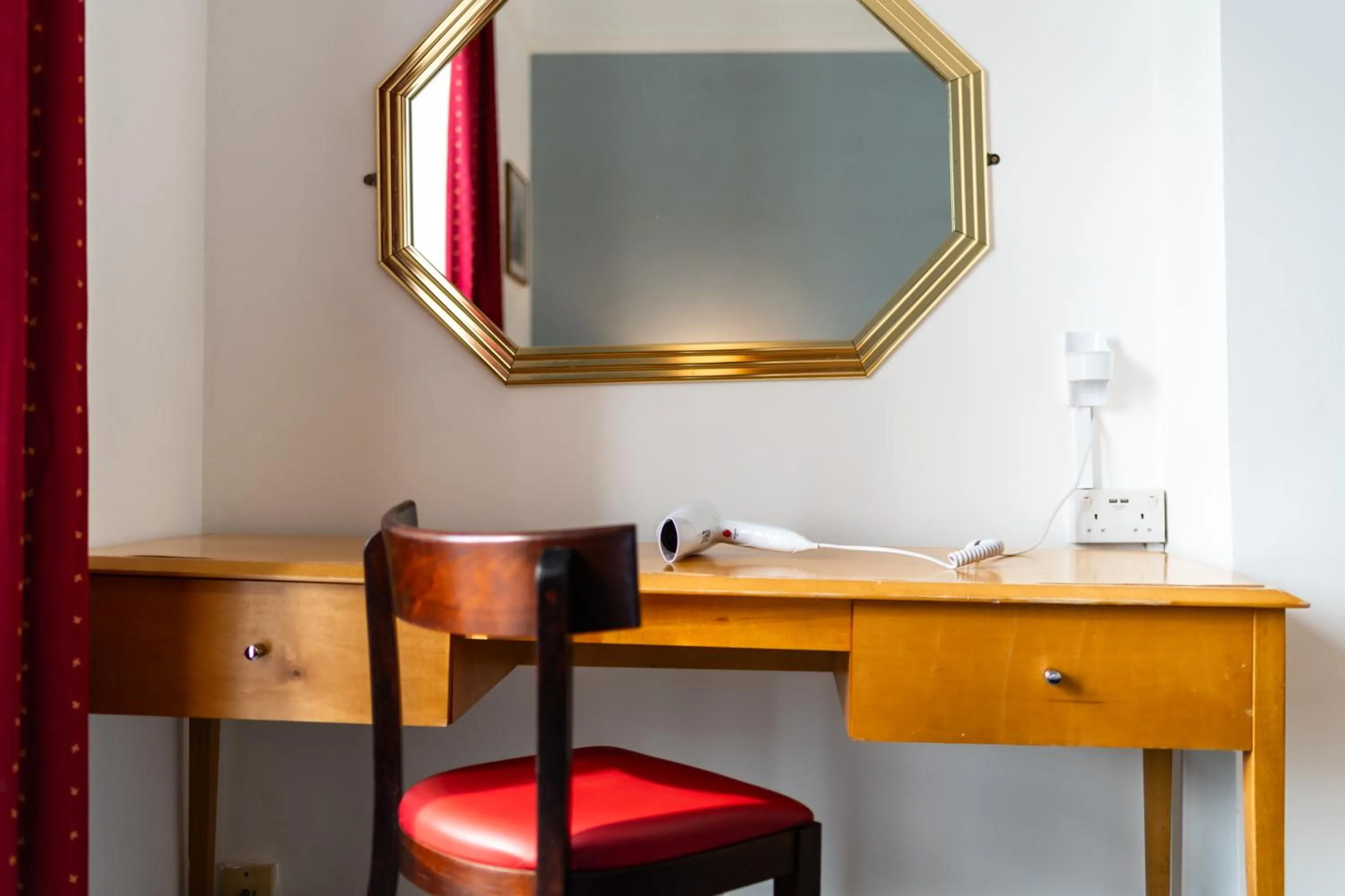 hair dresser in The Southcliff Hotel