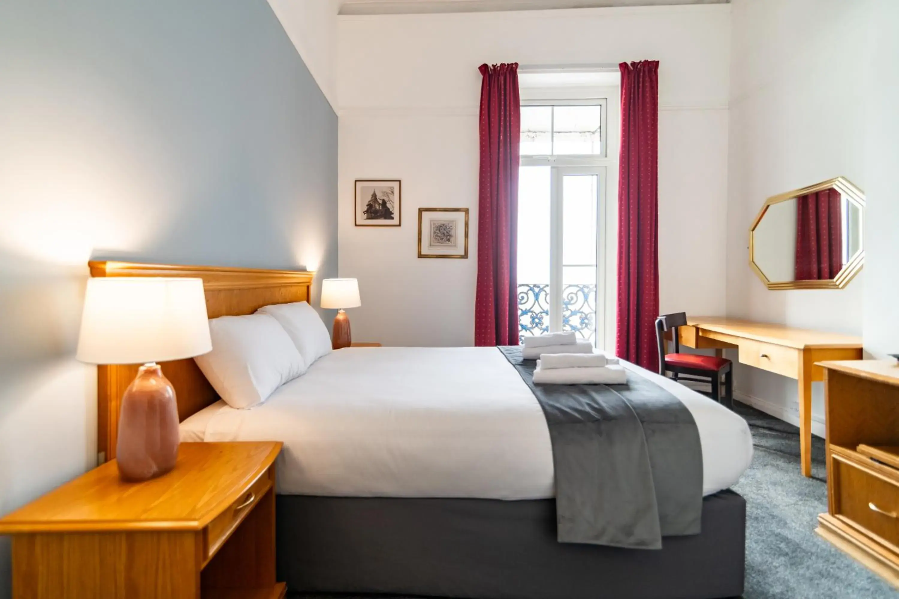 Standard Double Room with View and Balcony in The Southcliff Hotel Standard Double Room with View and Balcony in The Southcliff Hotel