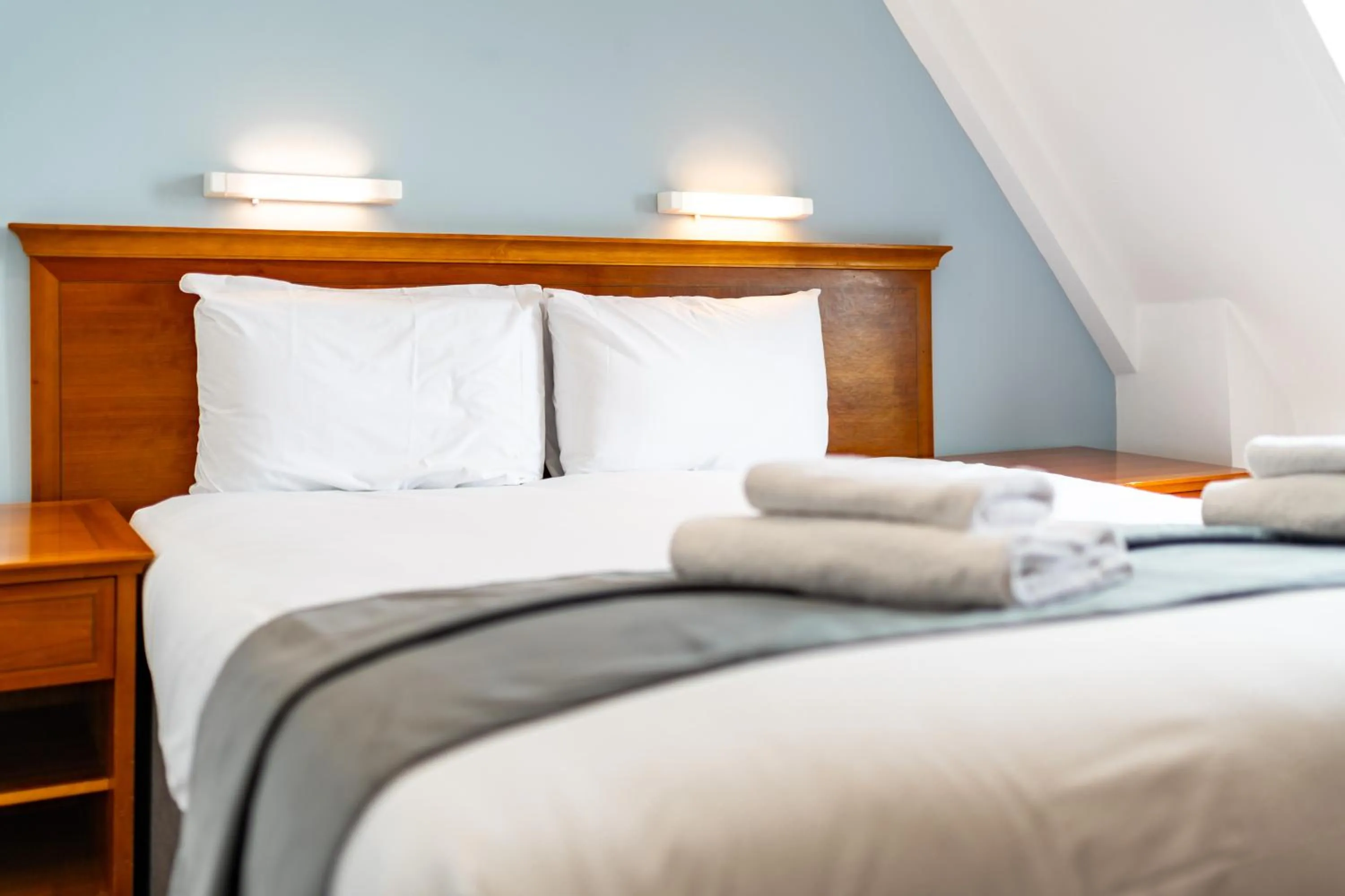 Bed in The Southcliff Hotel