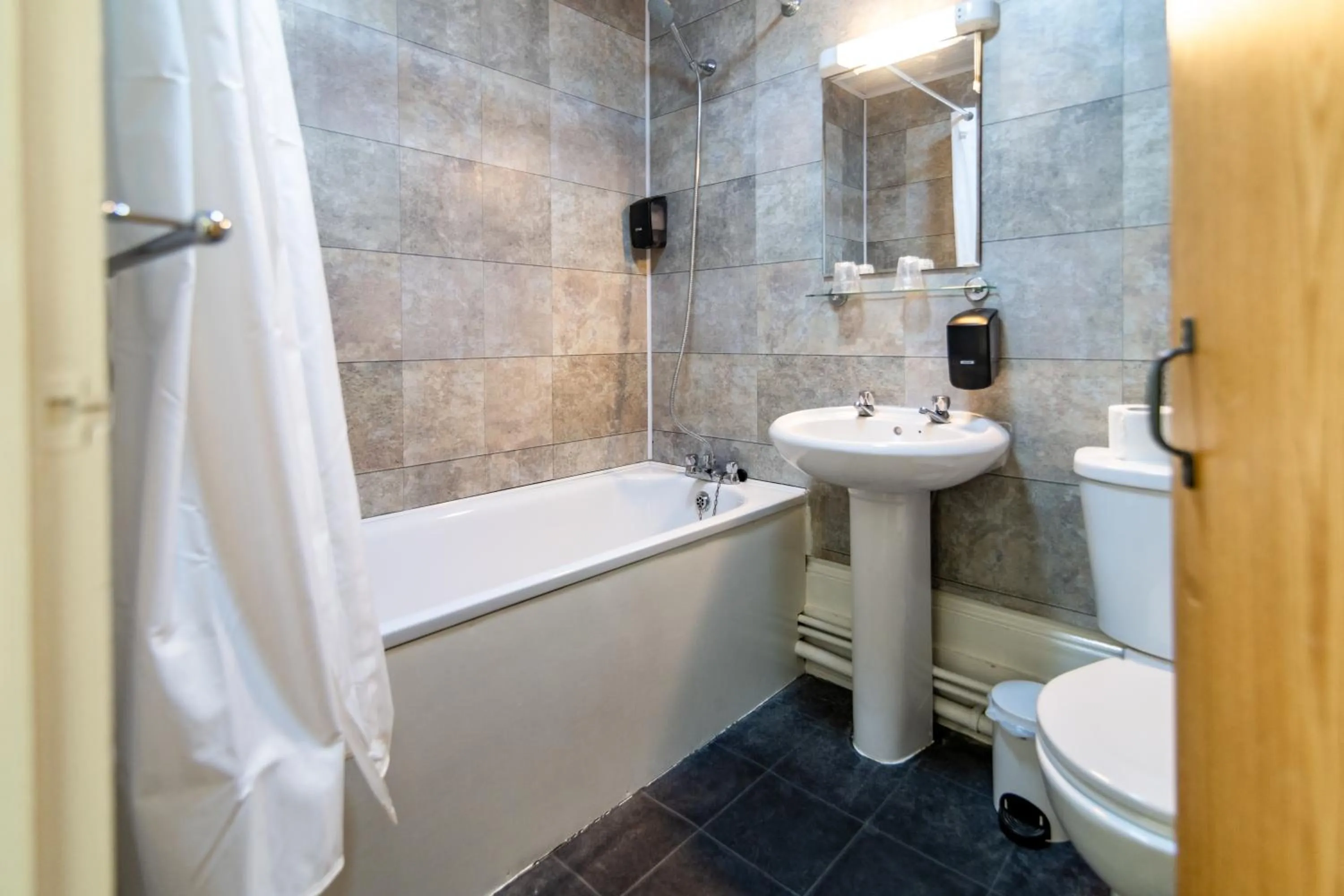 Bathroom in The Southcliff Hotel