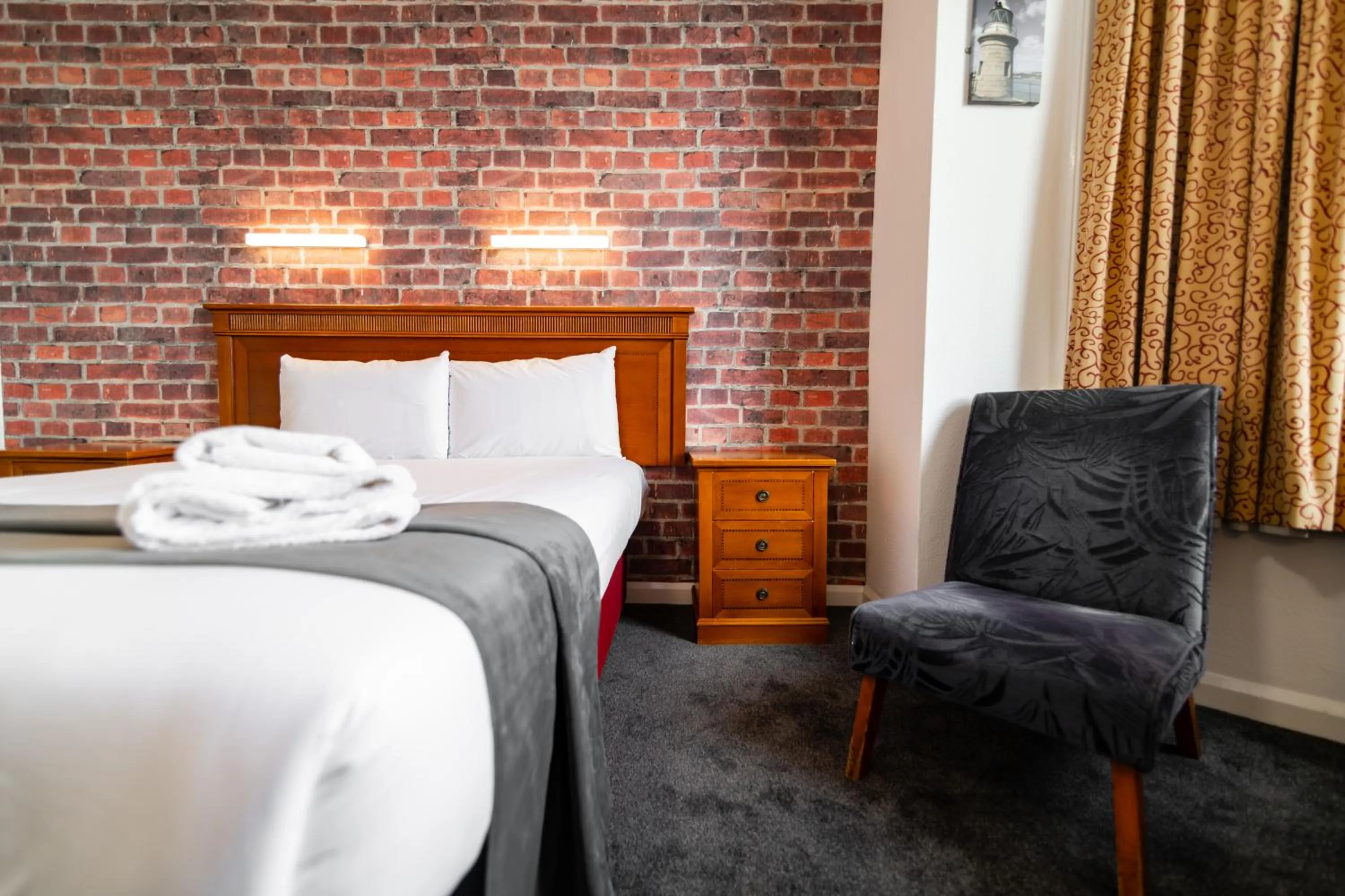 Bed in The Southcliff Hotel