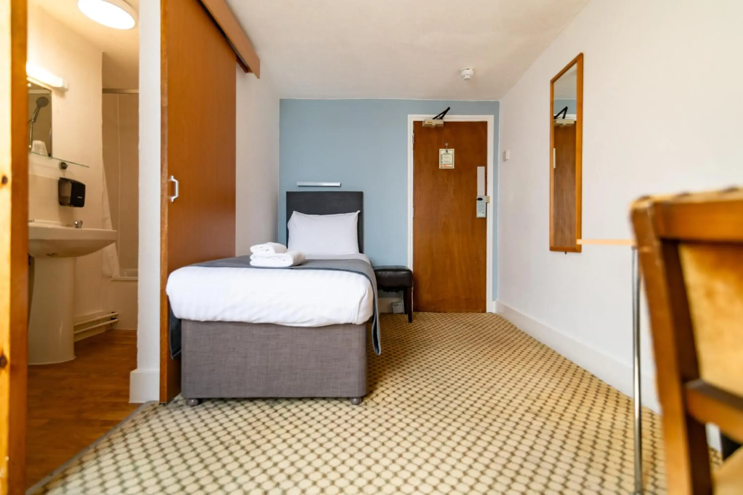 Standard Single Room in The Southcliff Hotel Standard Single Room in The Southcliff Hotel