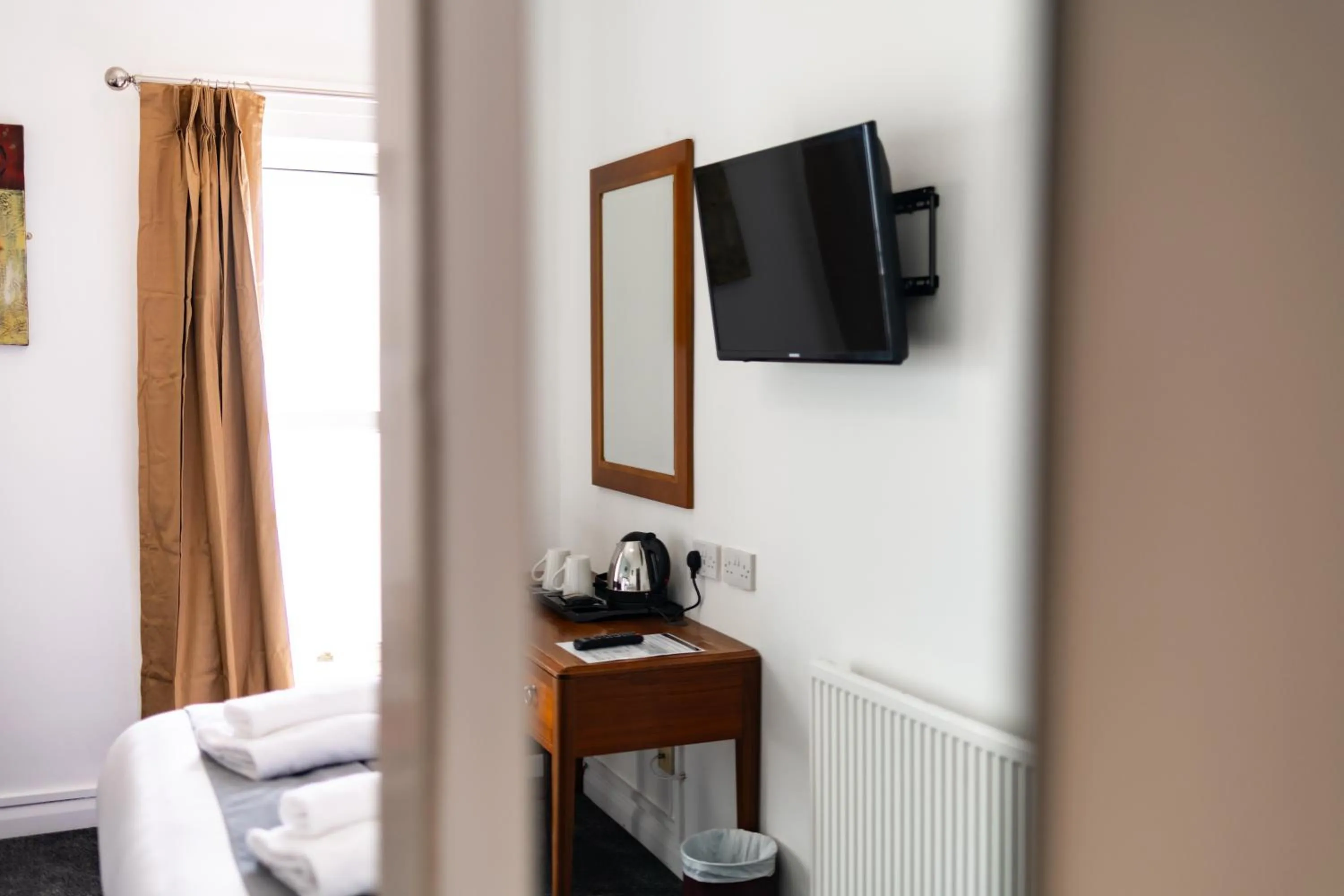 TV and multimedia in The Southcliff Hotel