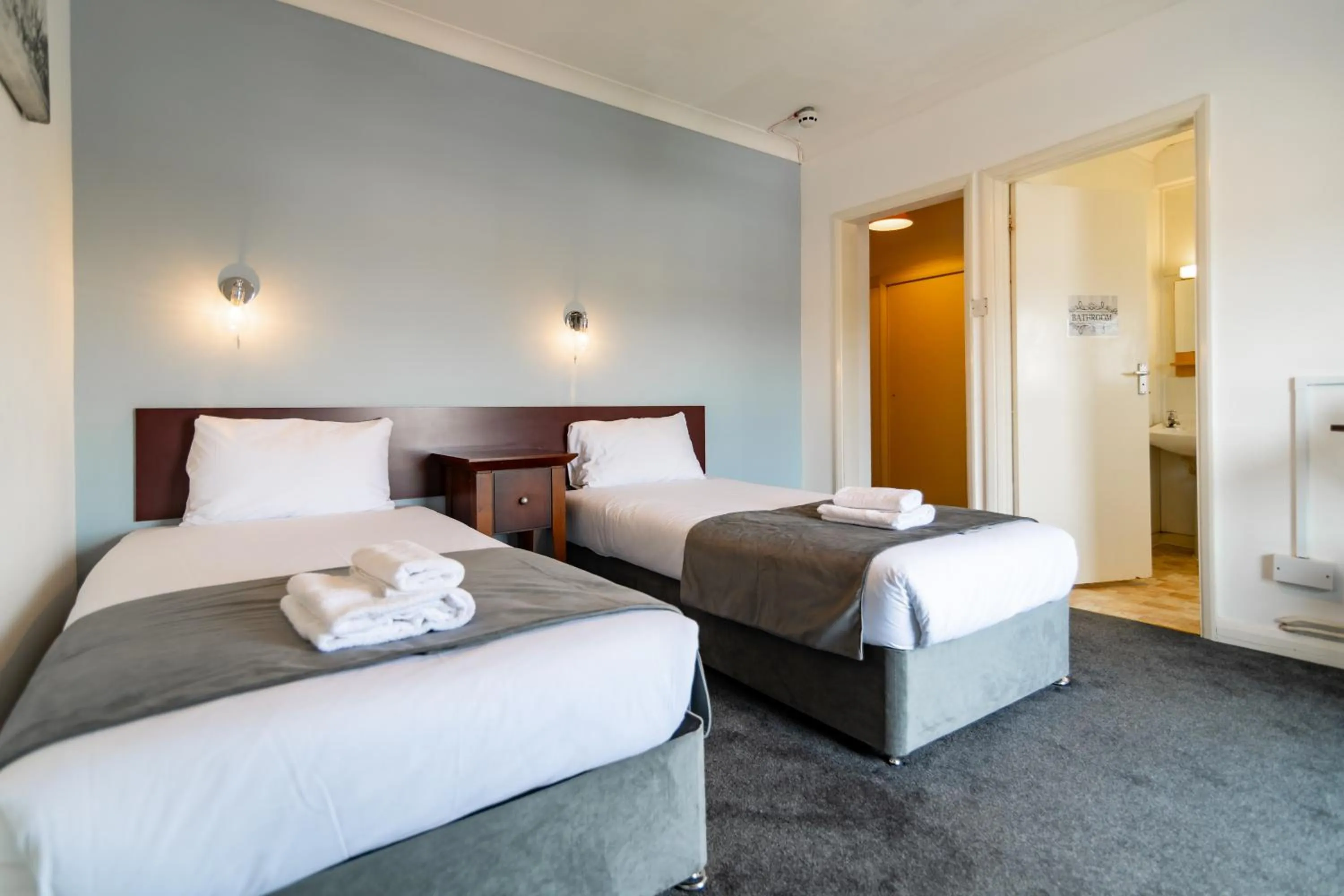 Bed in The Southcliff Hotel