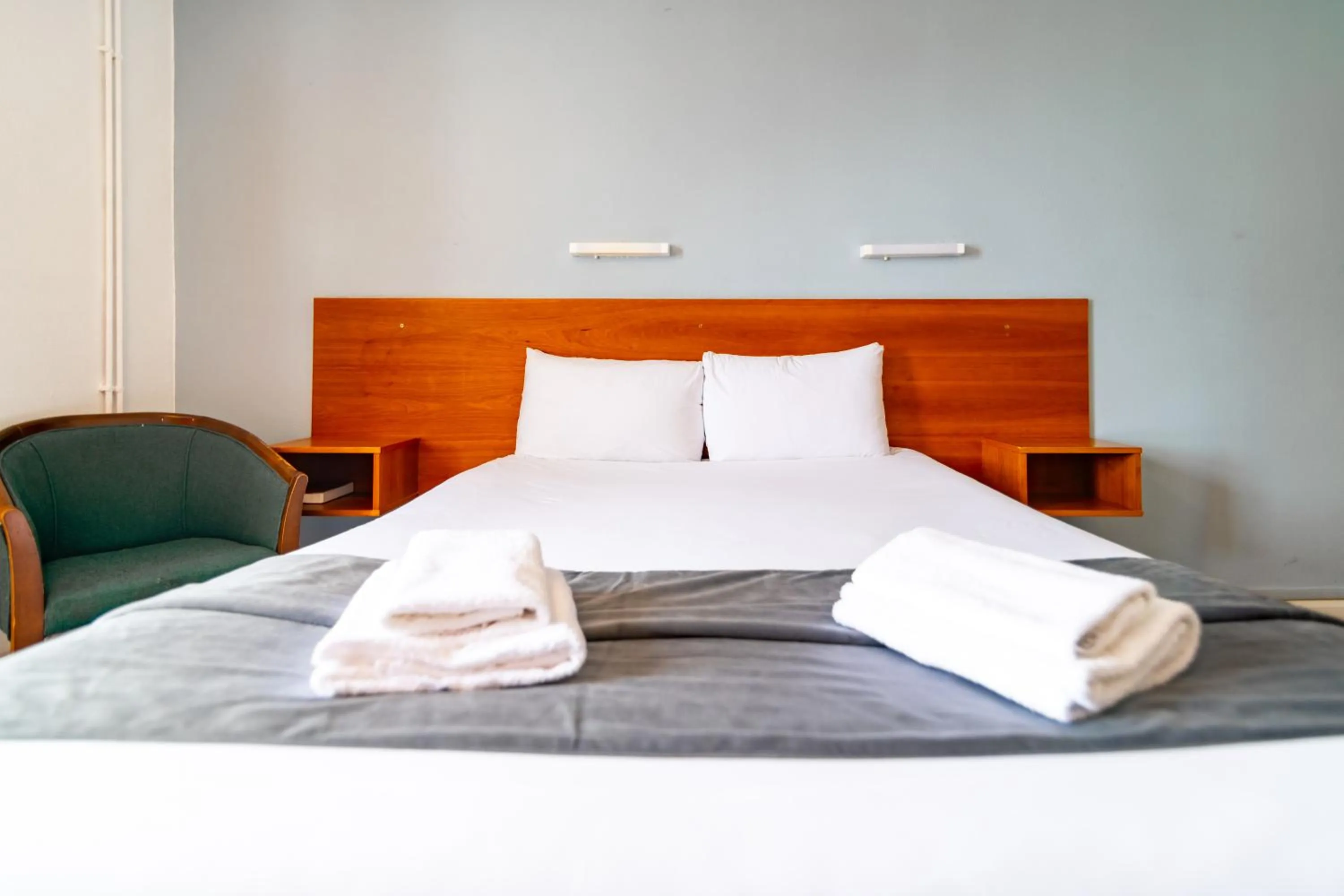 Bed in The Southcliff Hotel