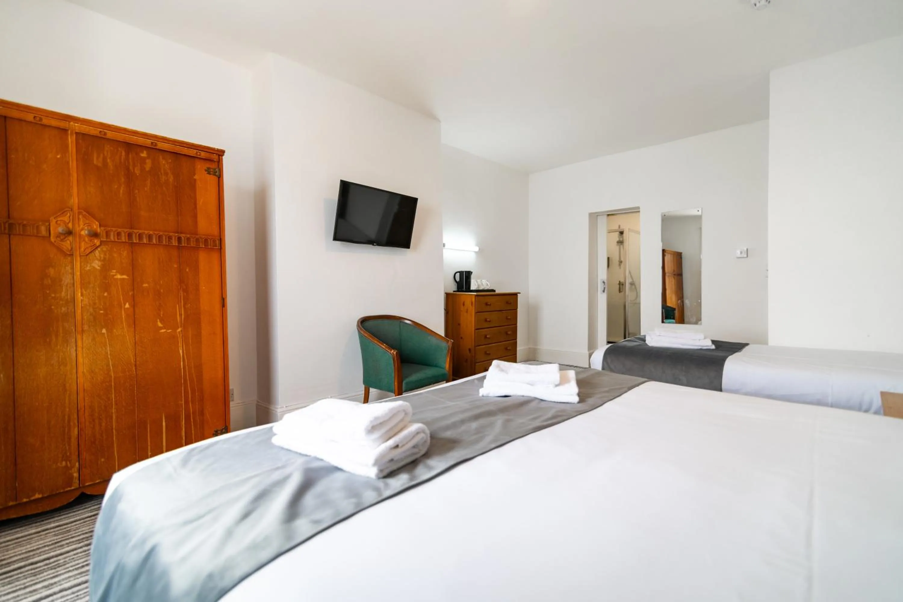 Bed in The Southcliff Hotel