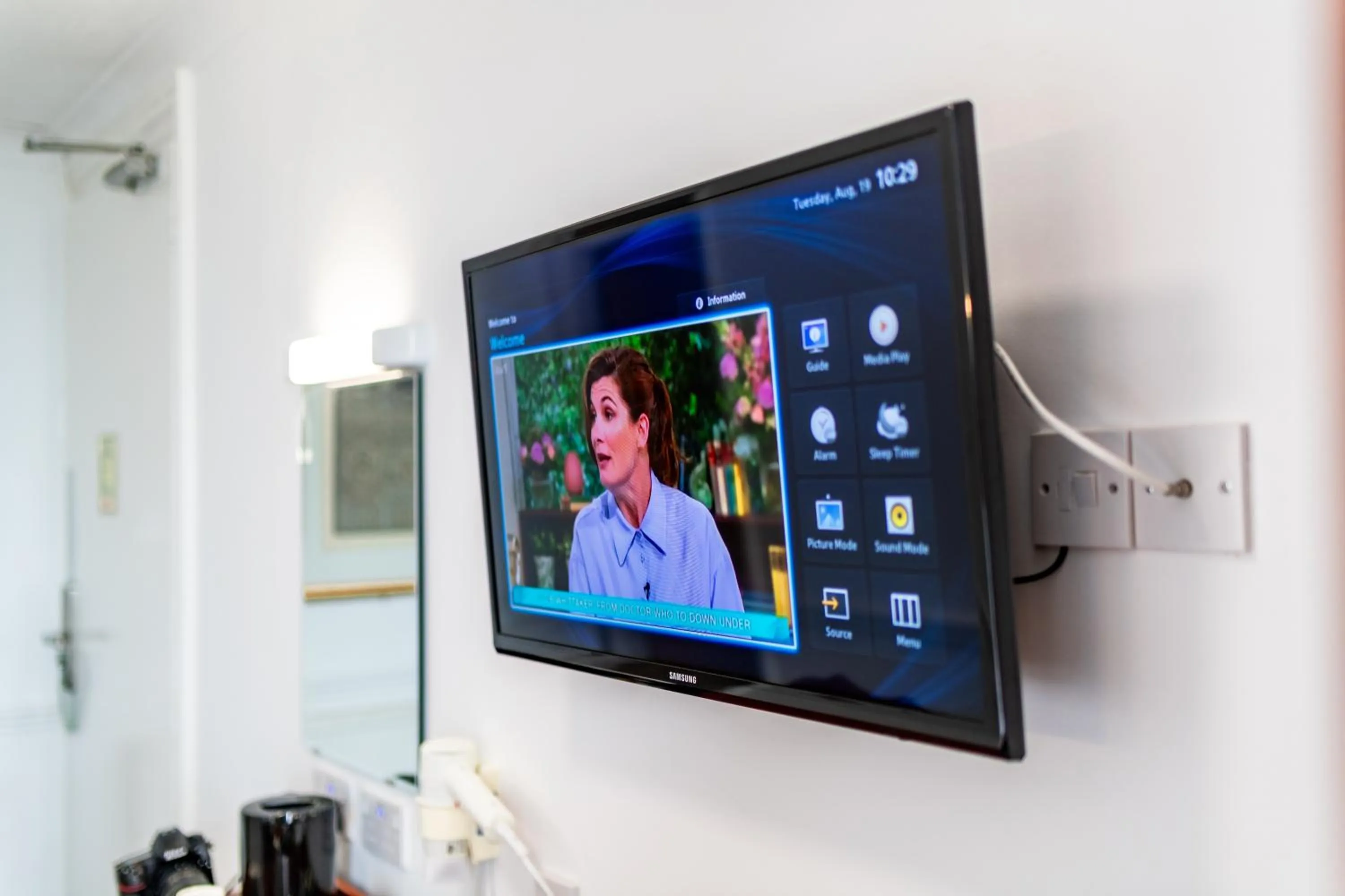 TV and multimedia in The Southcliff Hotel