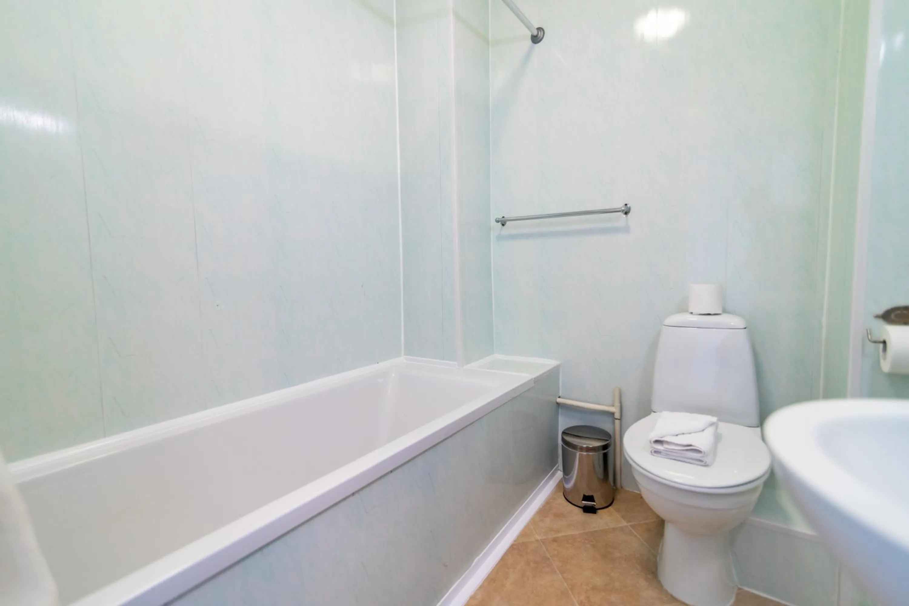 Toilet in The Southcliff Hotel